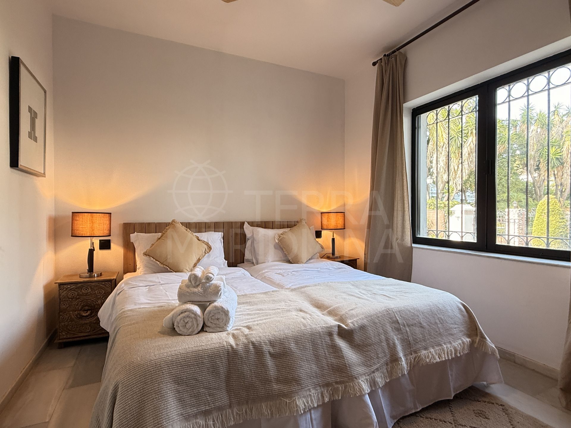 Villa in El Paraiso Playa, Estepona