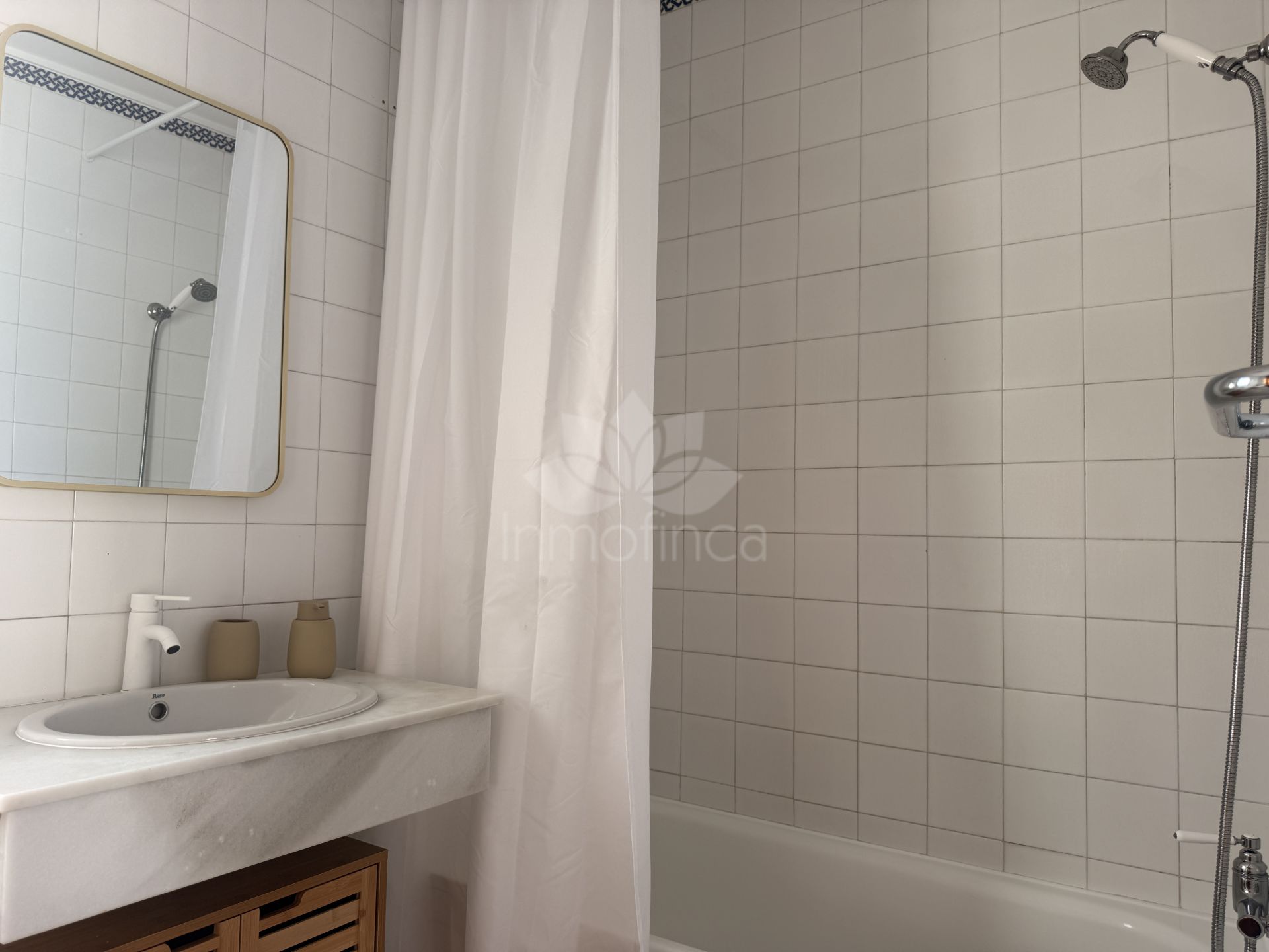 Villa in El Paraiso Playa, Estepona