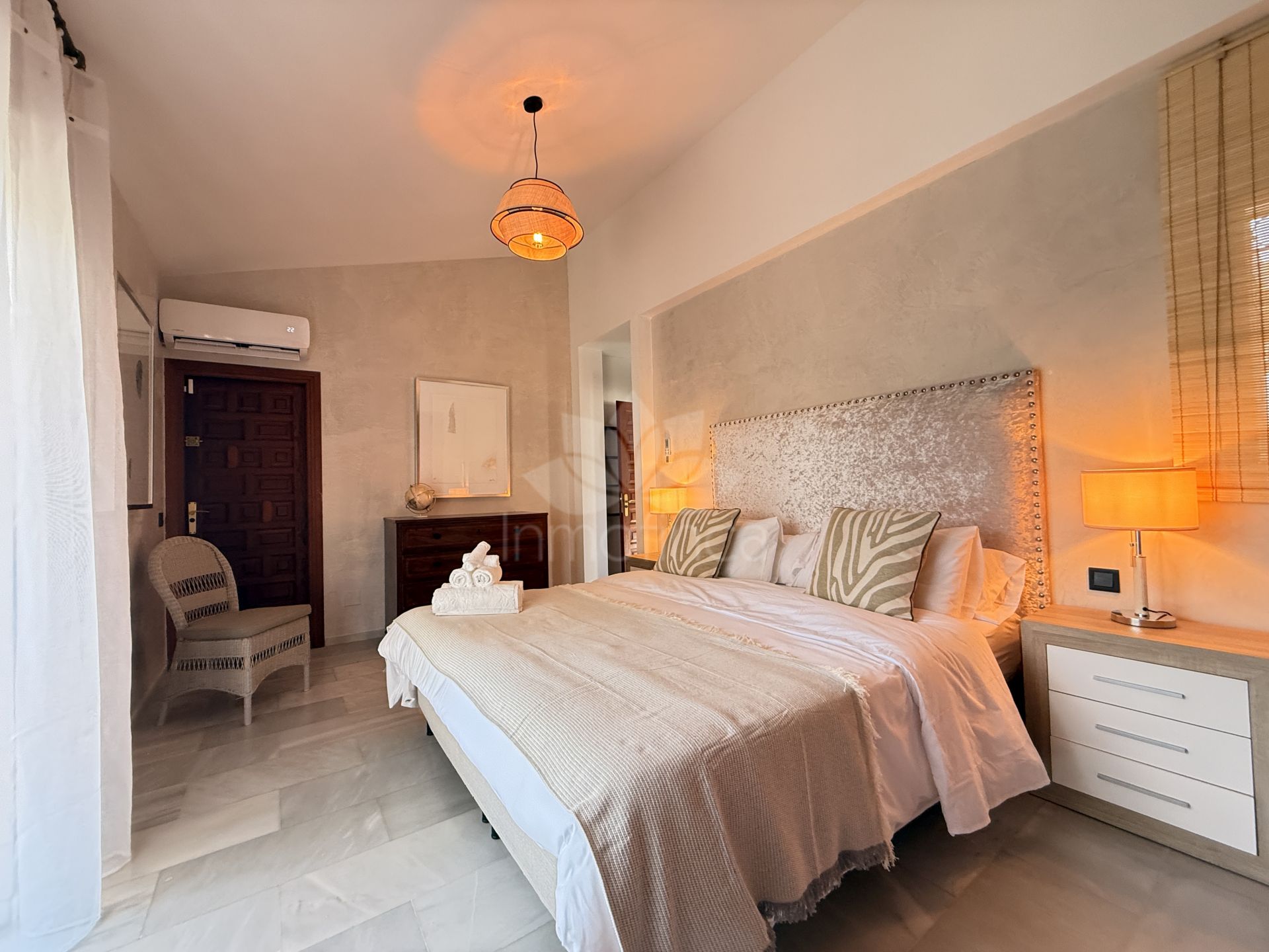 Villa in El Paraiso Playa, Estepona