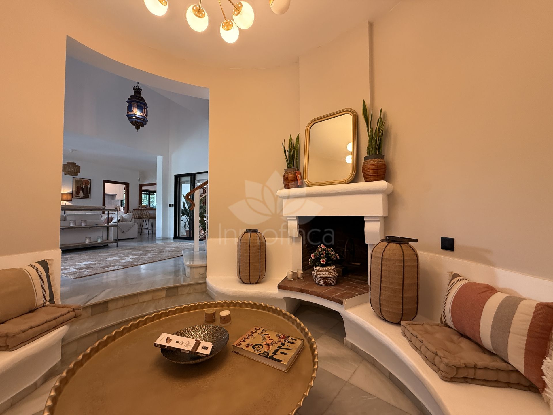 Villa in El Paraiso Playa, Estepona