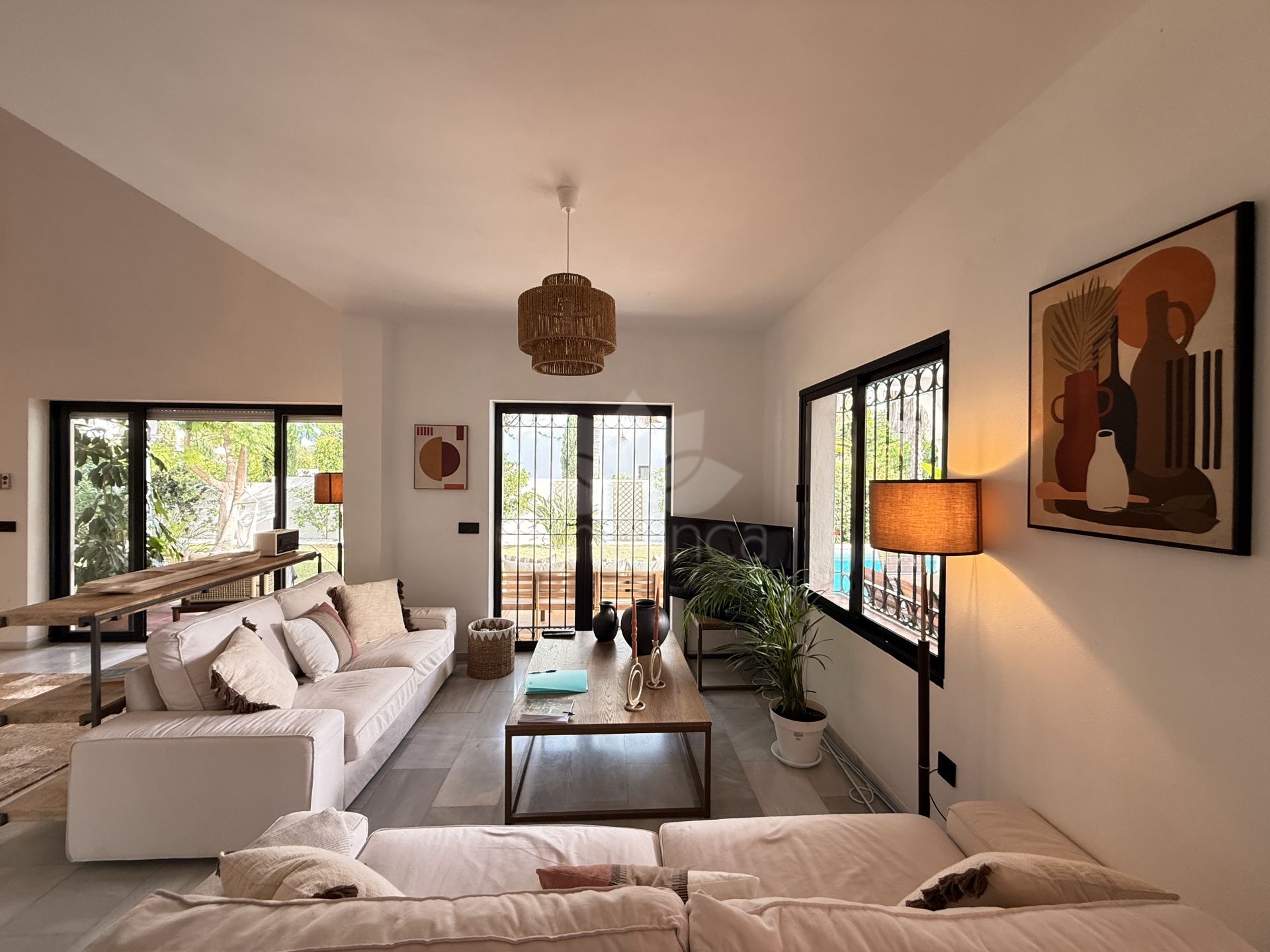 Villa in El Paraiso Playa, Estepona