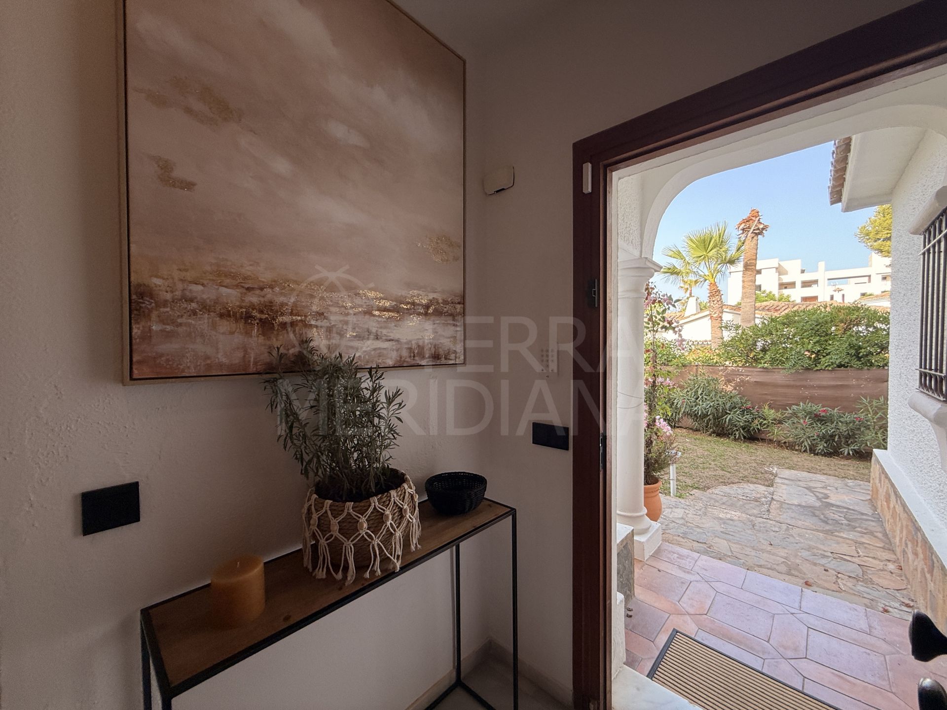 Villa in El Paraiso Playa, Estepona