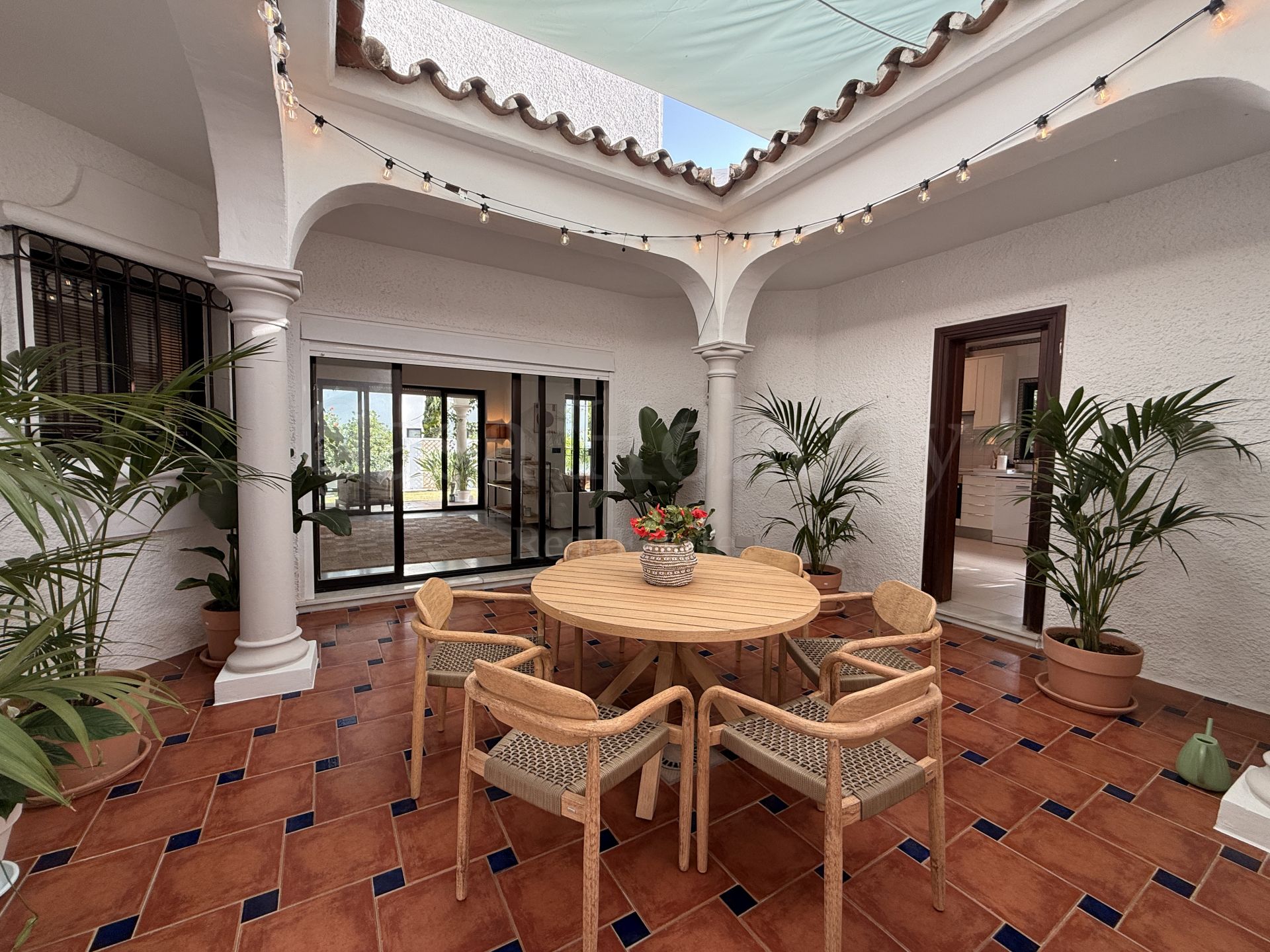 Villa en El Paraiso Playa, Estepona