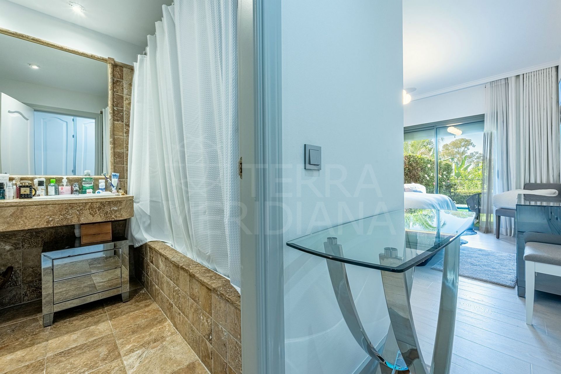 Ground Floor Apartment in Benatalaya, Estepona