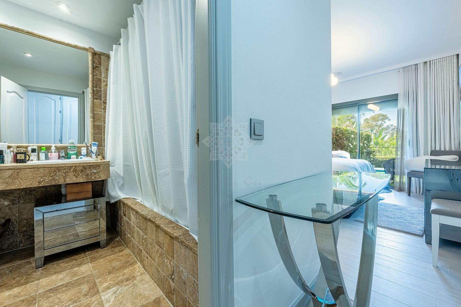 Ground Floor Apartment in Benatalaya, Estepona