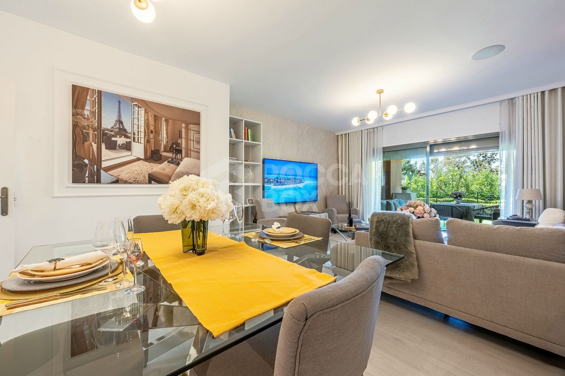 Elegant Ground Floor Apartment with Private Garden in Benatalaya