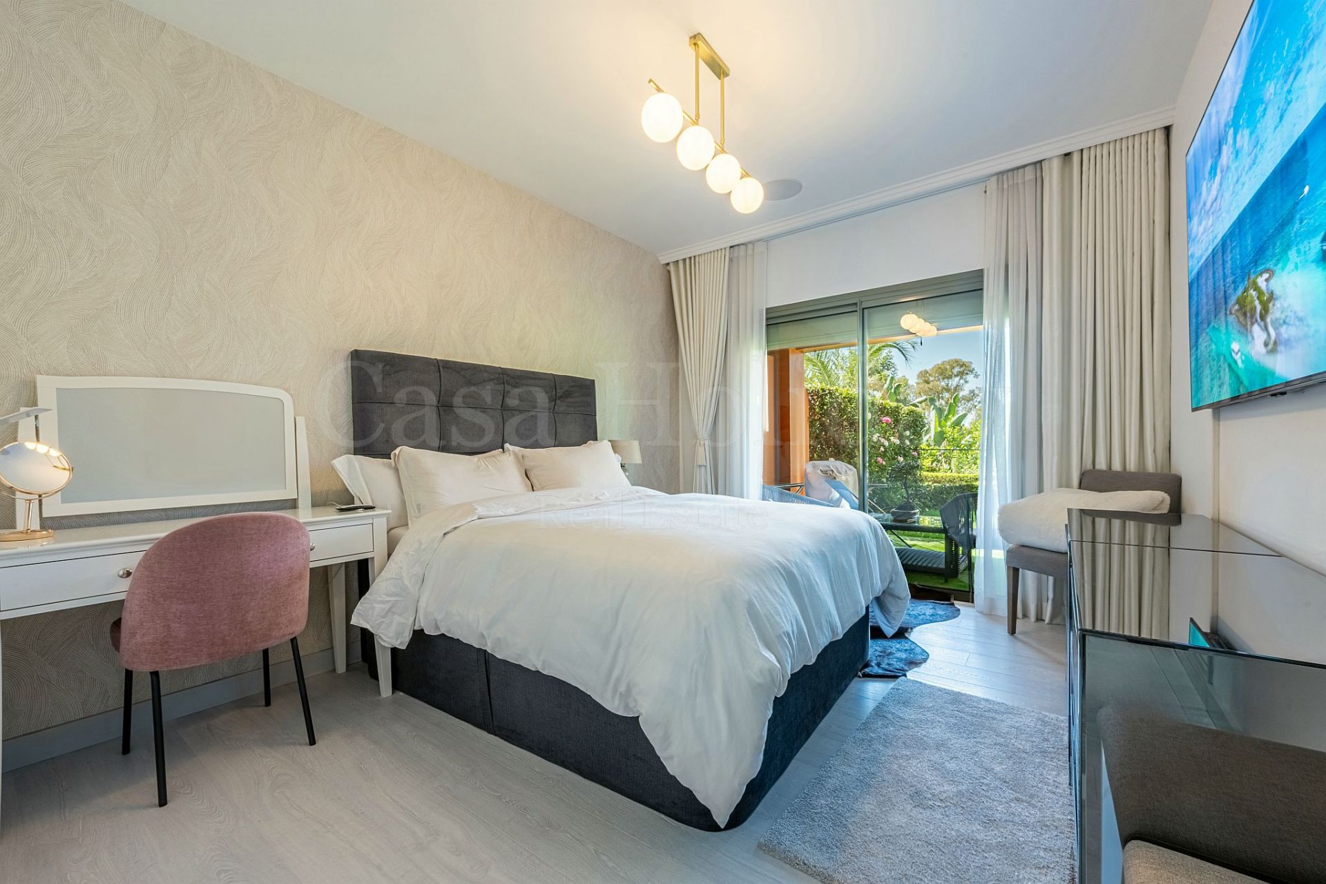 Apartamento Planta Baja en Benatalaya, Estepona