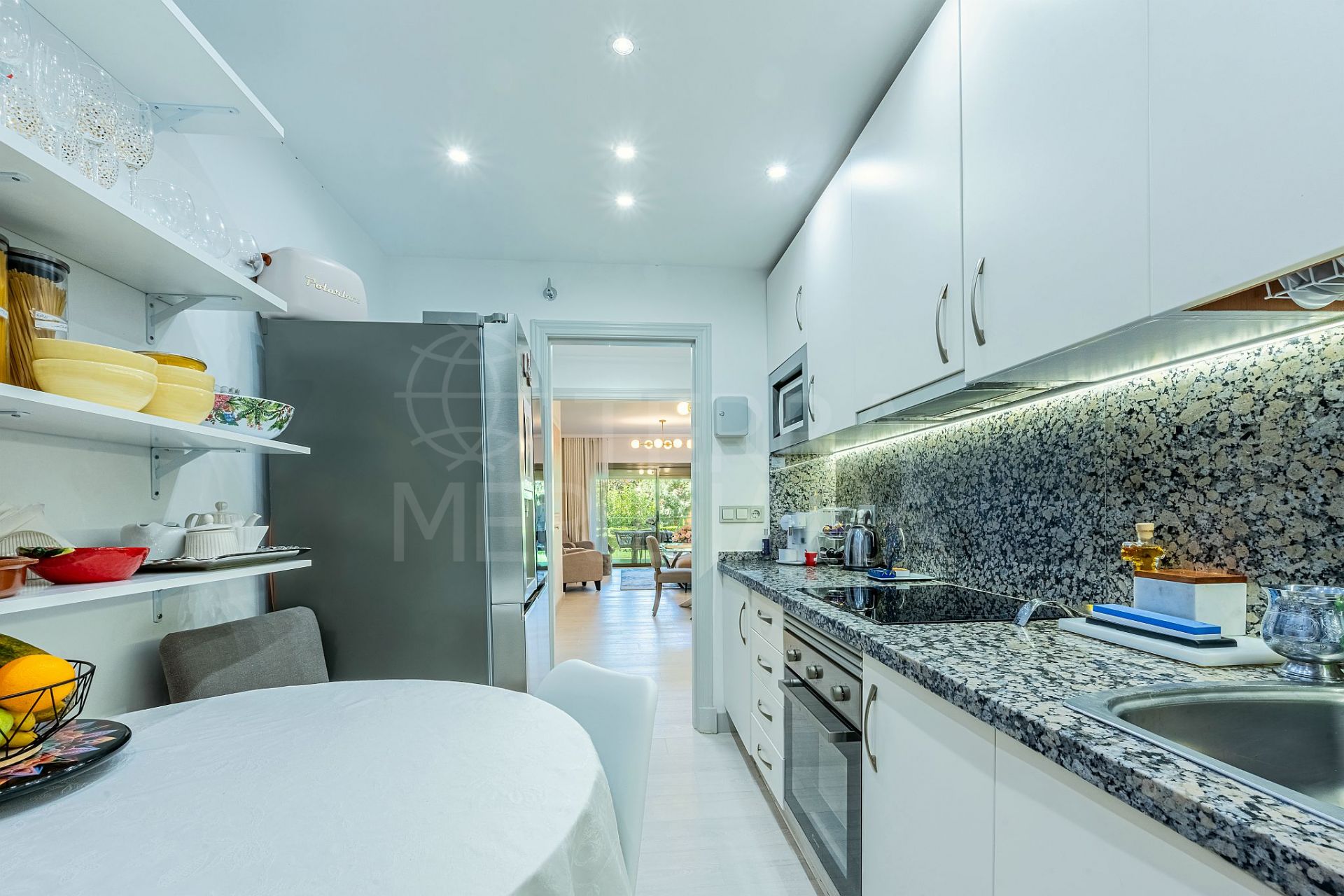 Ground Floor Apartment in Benatalaya, Estepona