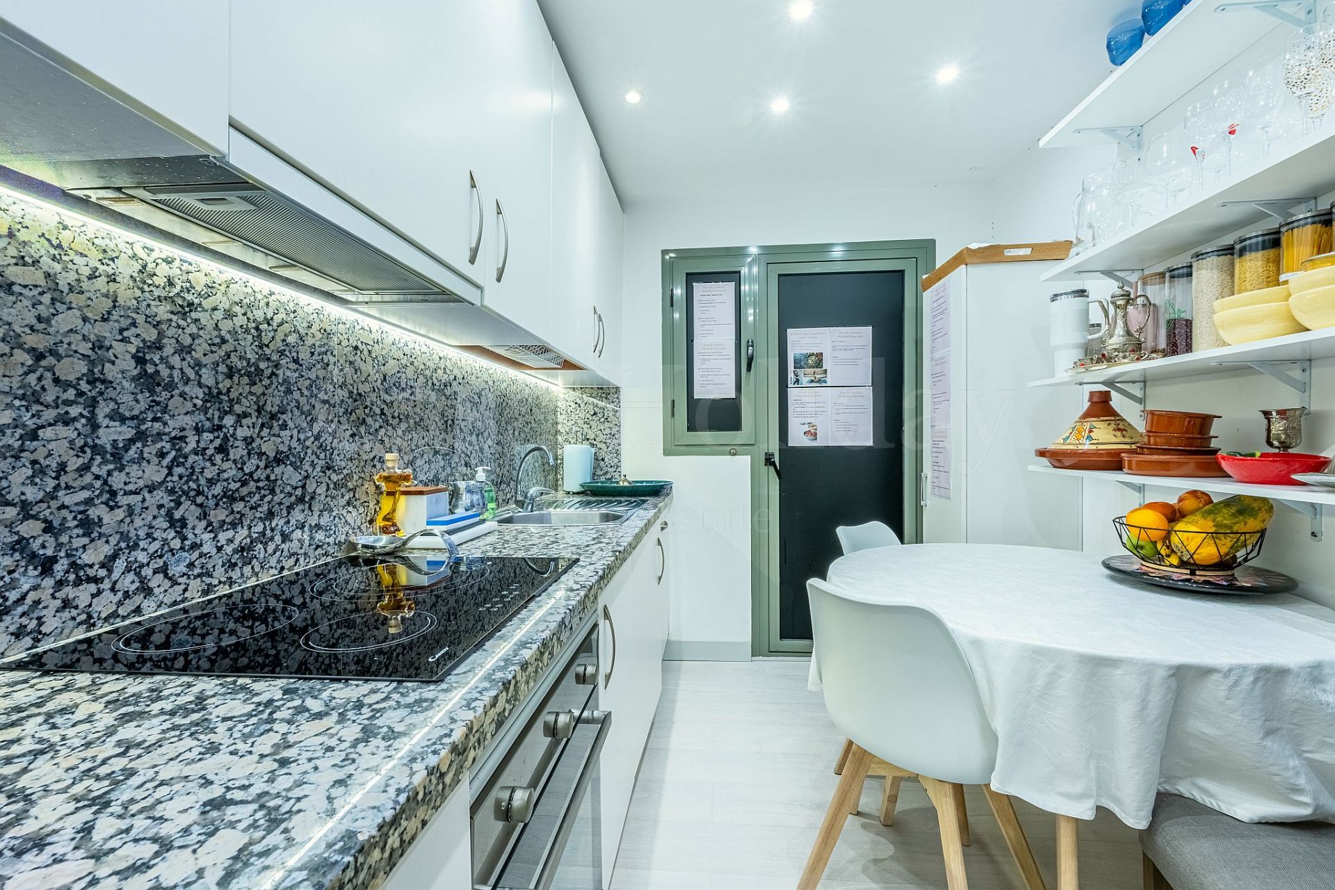 Apartamento Planta Baja en Benatalaya, Estepona