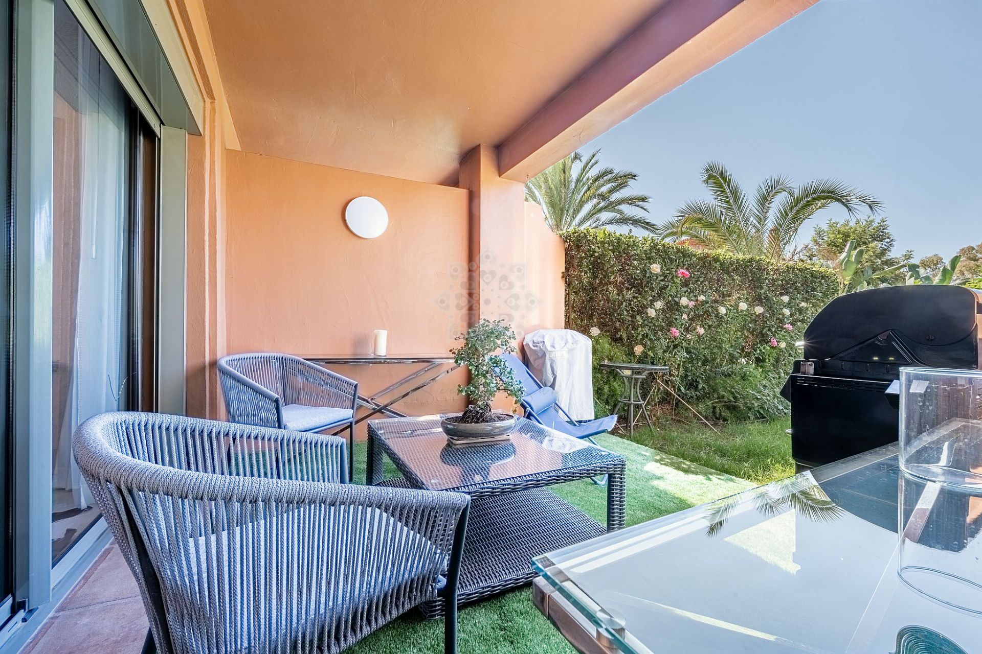 Ground Floor Apartment in Benatalaya, Estepona