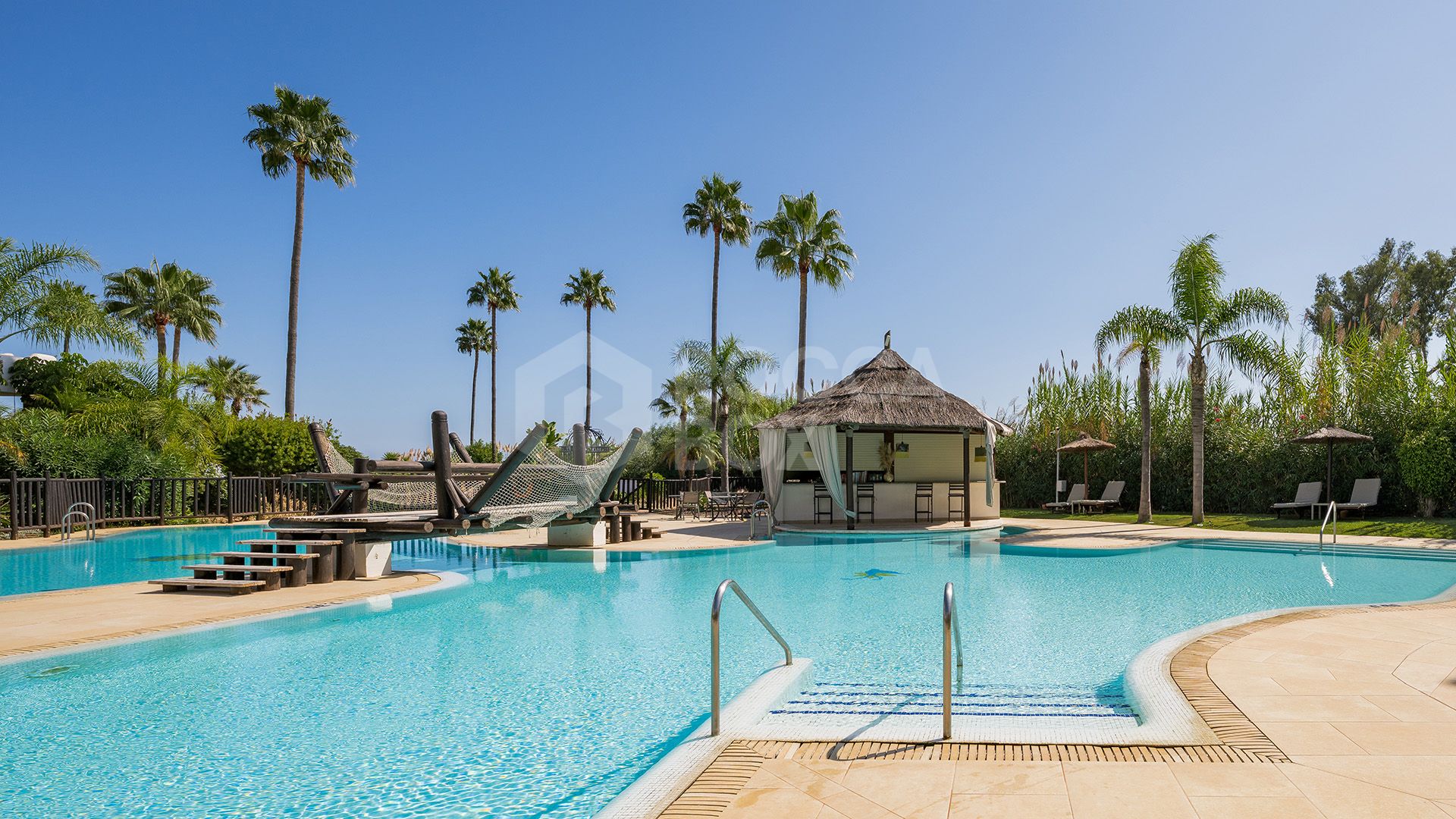 Ground Floor Apartment for sale in Beach Side New Golden Mile, Estepona East