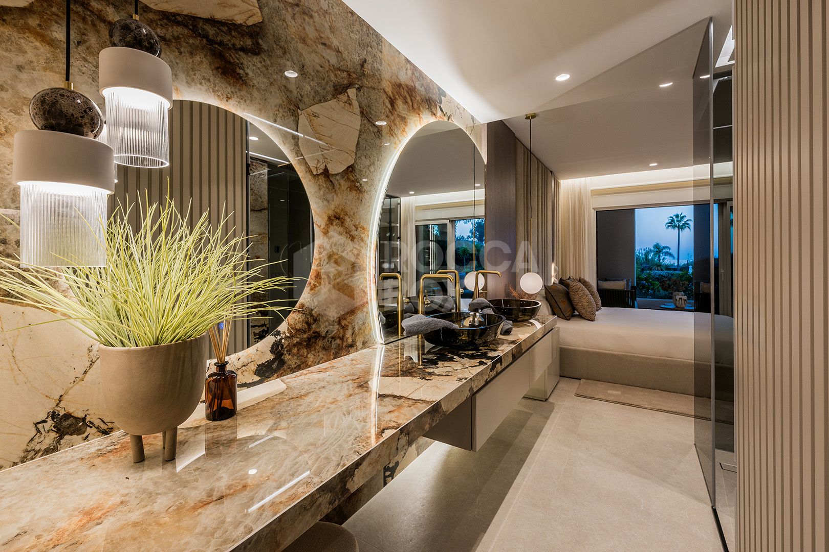 Ground Floor Apartment for sale in Beach Side New Golden Mile, Estepona East