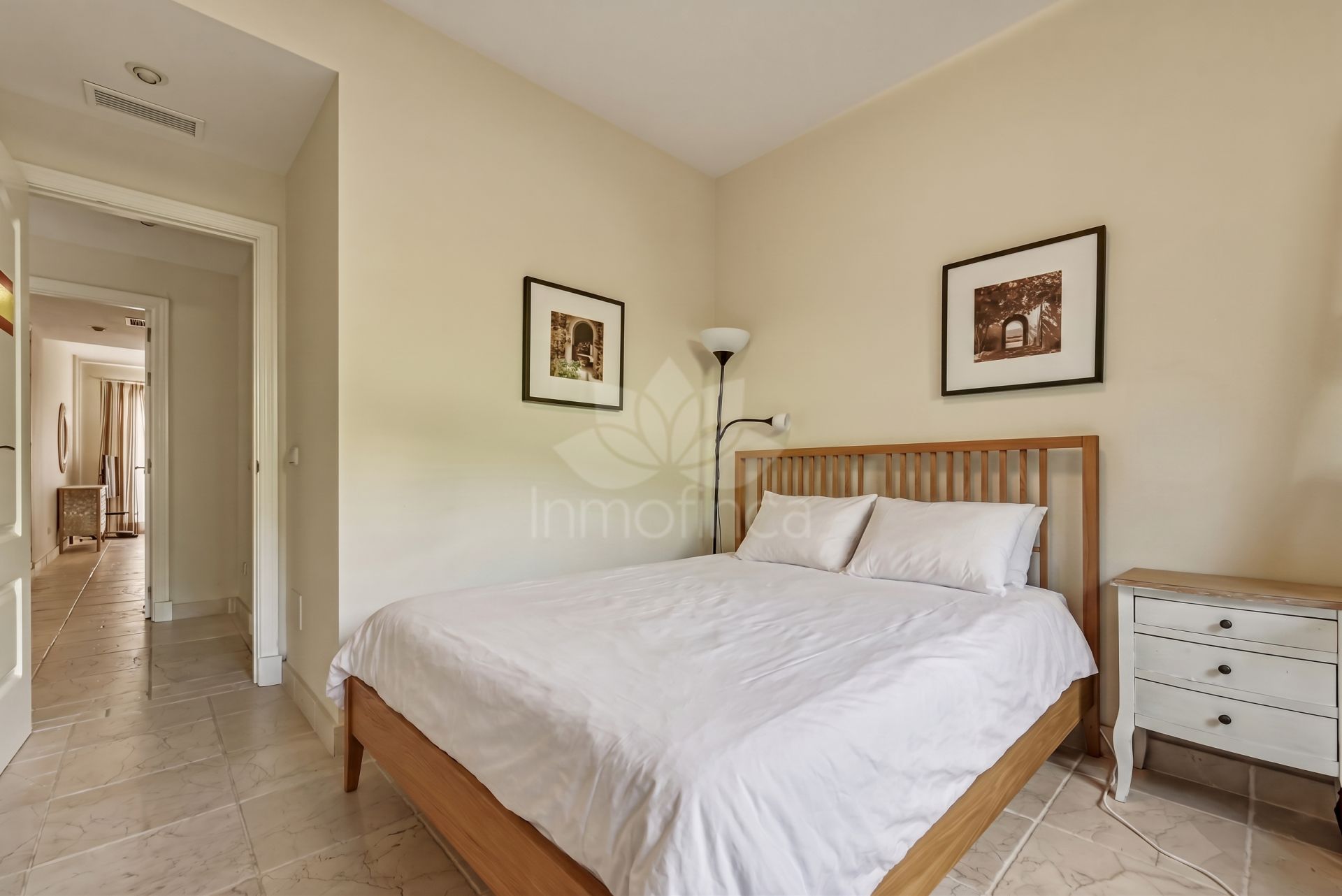 Ground Floor Apartment in Benatalaya, Estepona