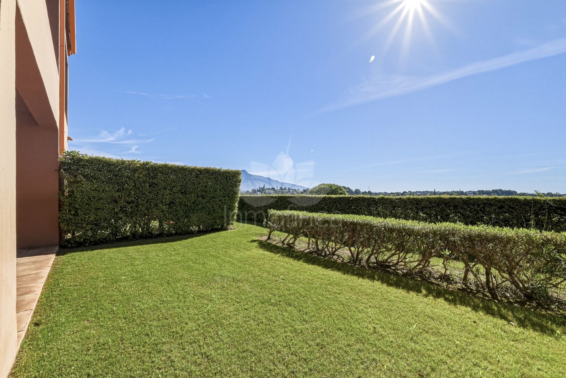 Ground Floor Apartment in Benatalaya, Estepona