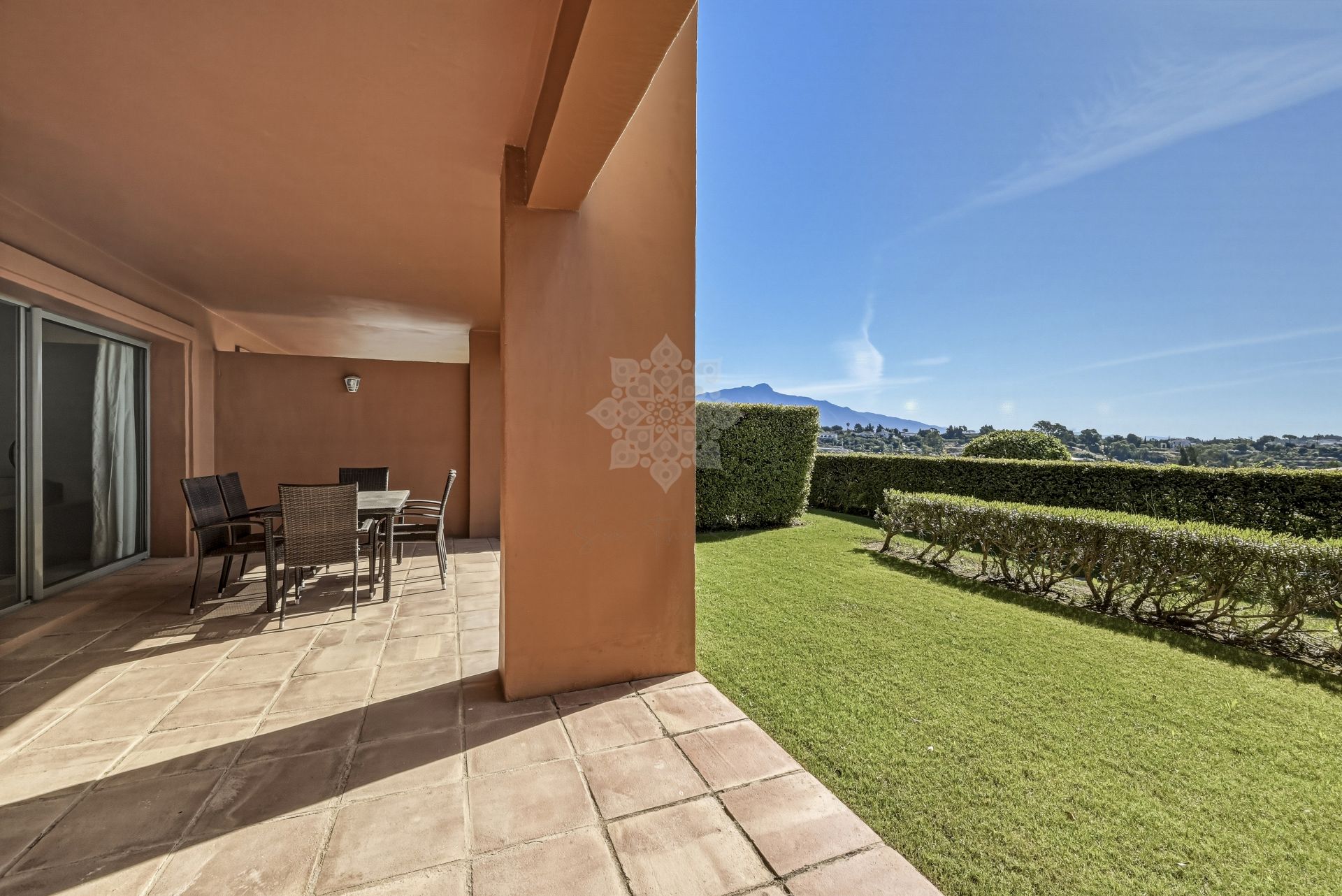 Ground Floor Apartment in Benatalaya, Estepona