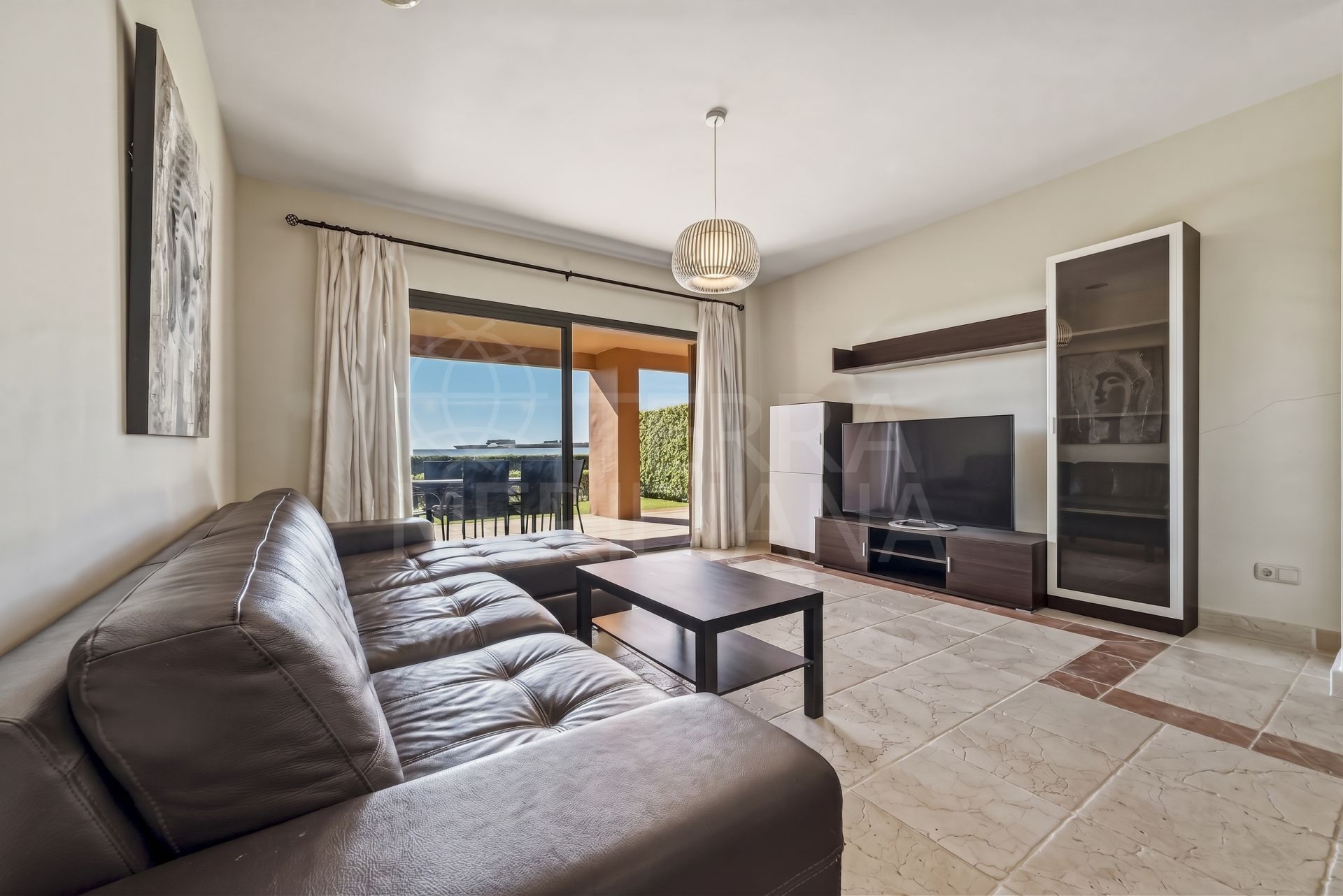 Ground Floor Apartment in Benatalaya, Estepona
