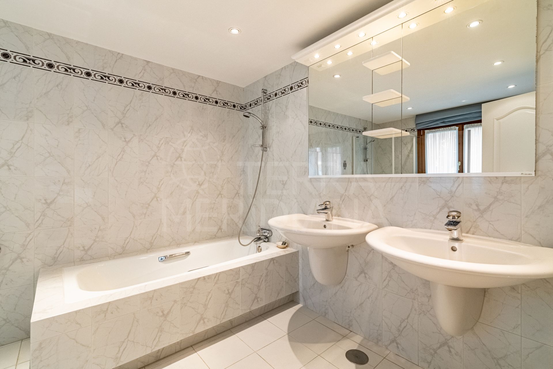 Chalet in Costalita, Estepona