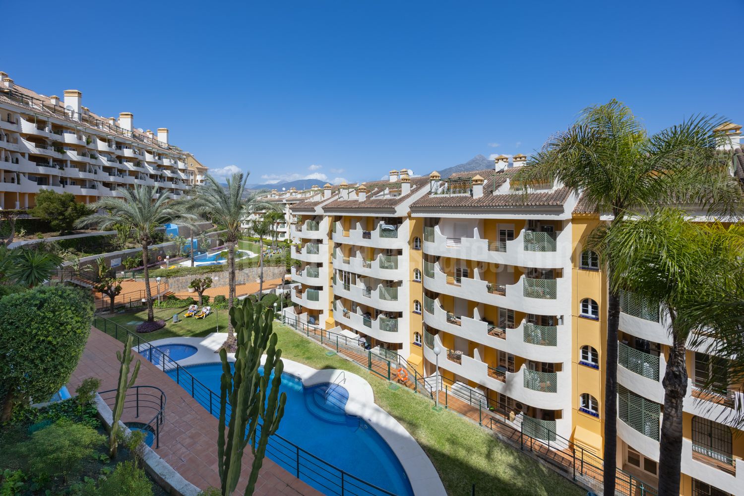 Apartment in Señorio de Aloha, Marbella