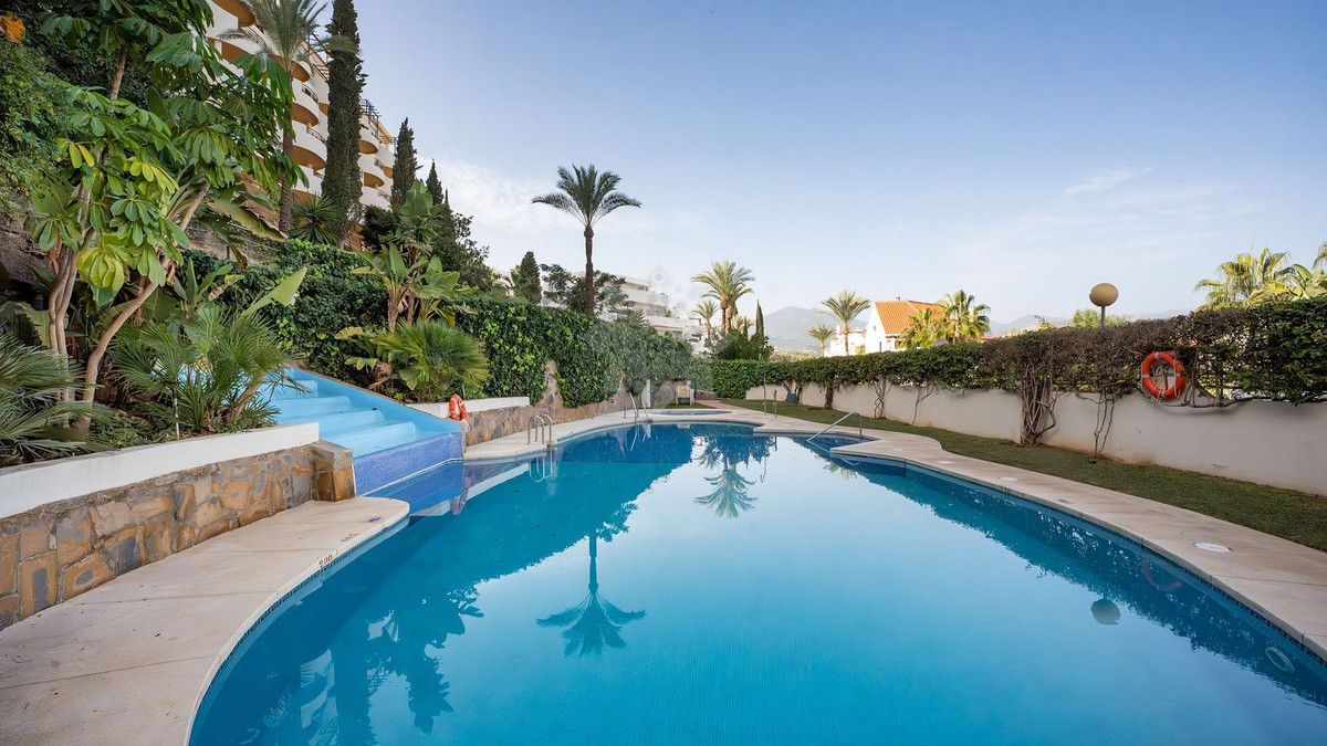 Apartment in Señorio de Aloha, Marbella