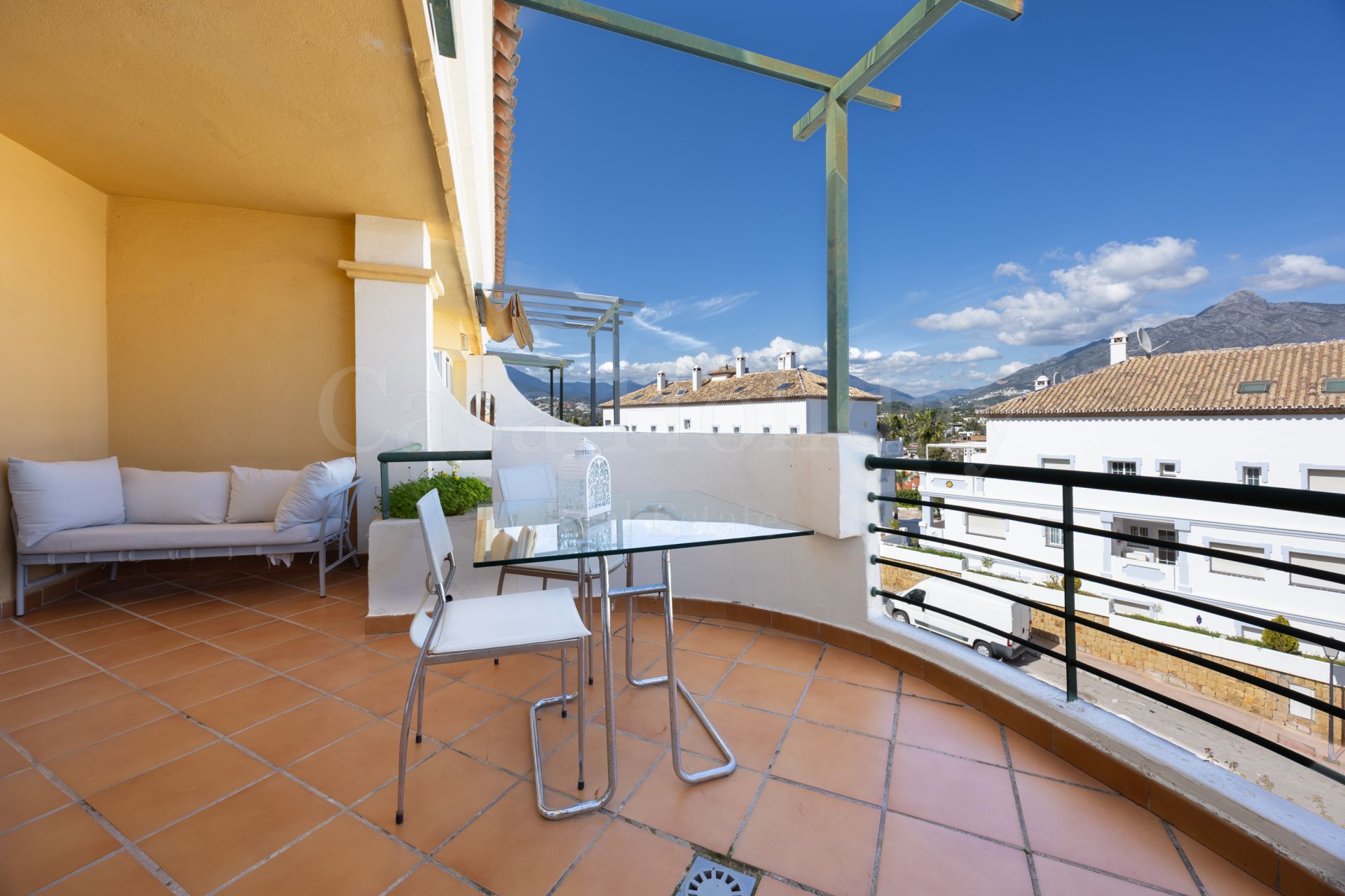 Apartment in Señorio de Aloha, Marbella