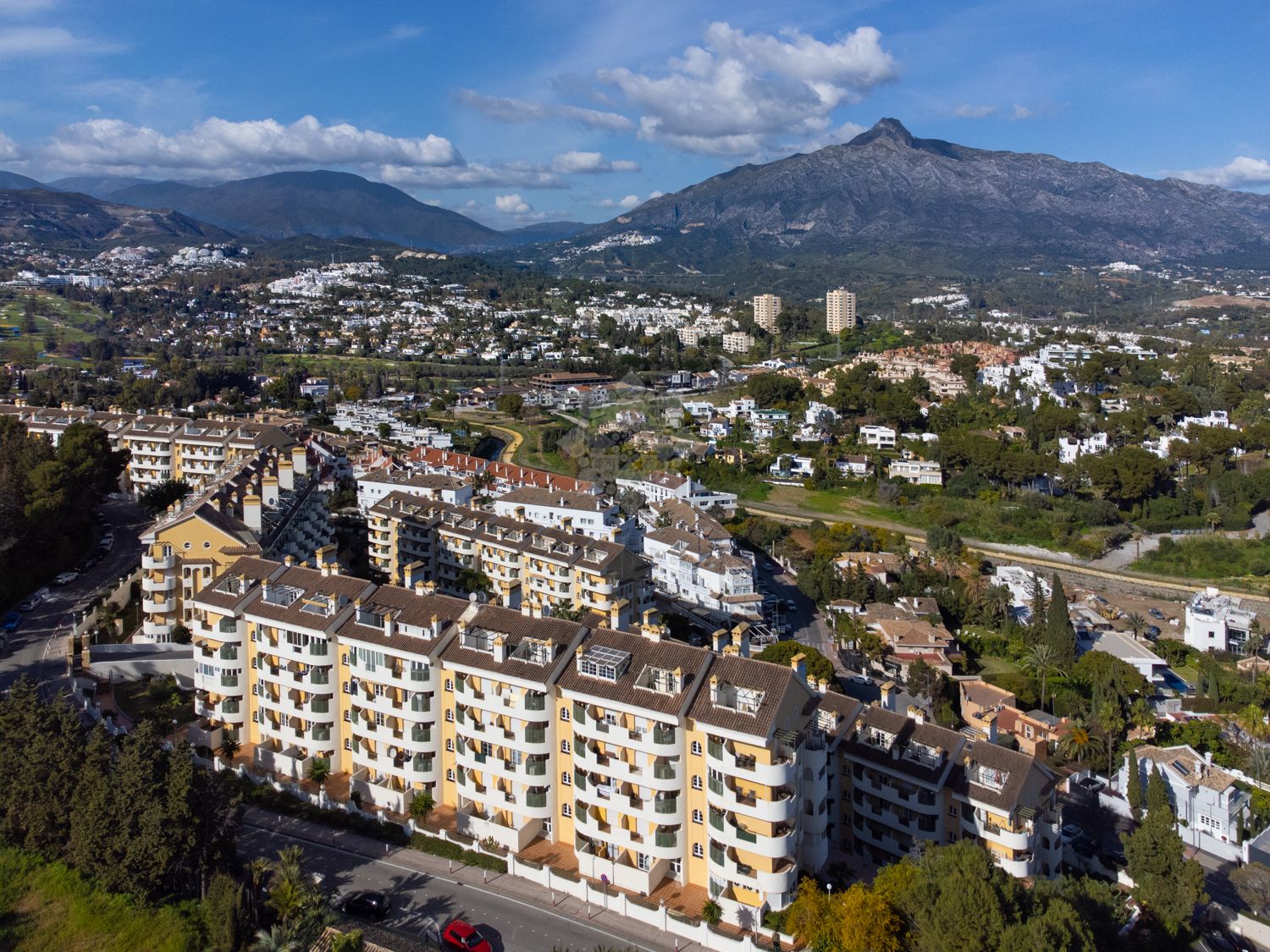 Apartment in Señorio de Aloha, Marbella