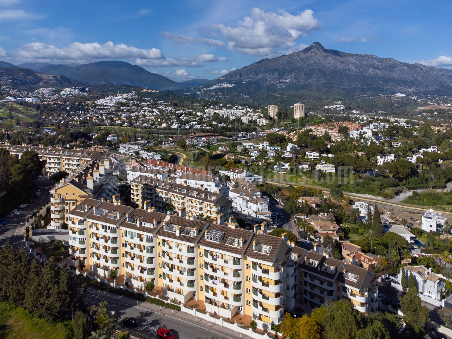 Apartment in Señorio de Aloha, Marbella