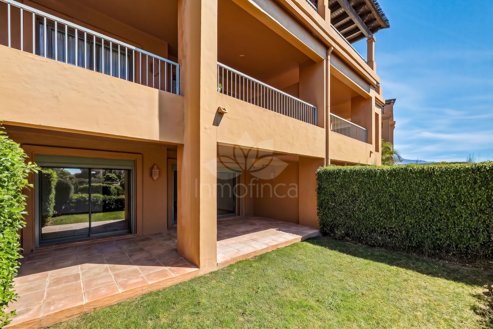 Ground Floor Apartment in Benatalaya, Estepona