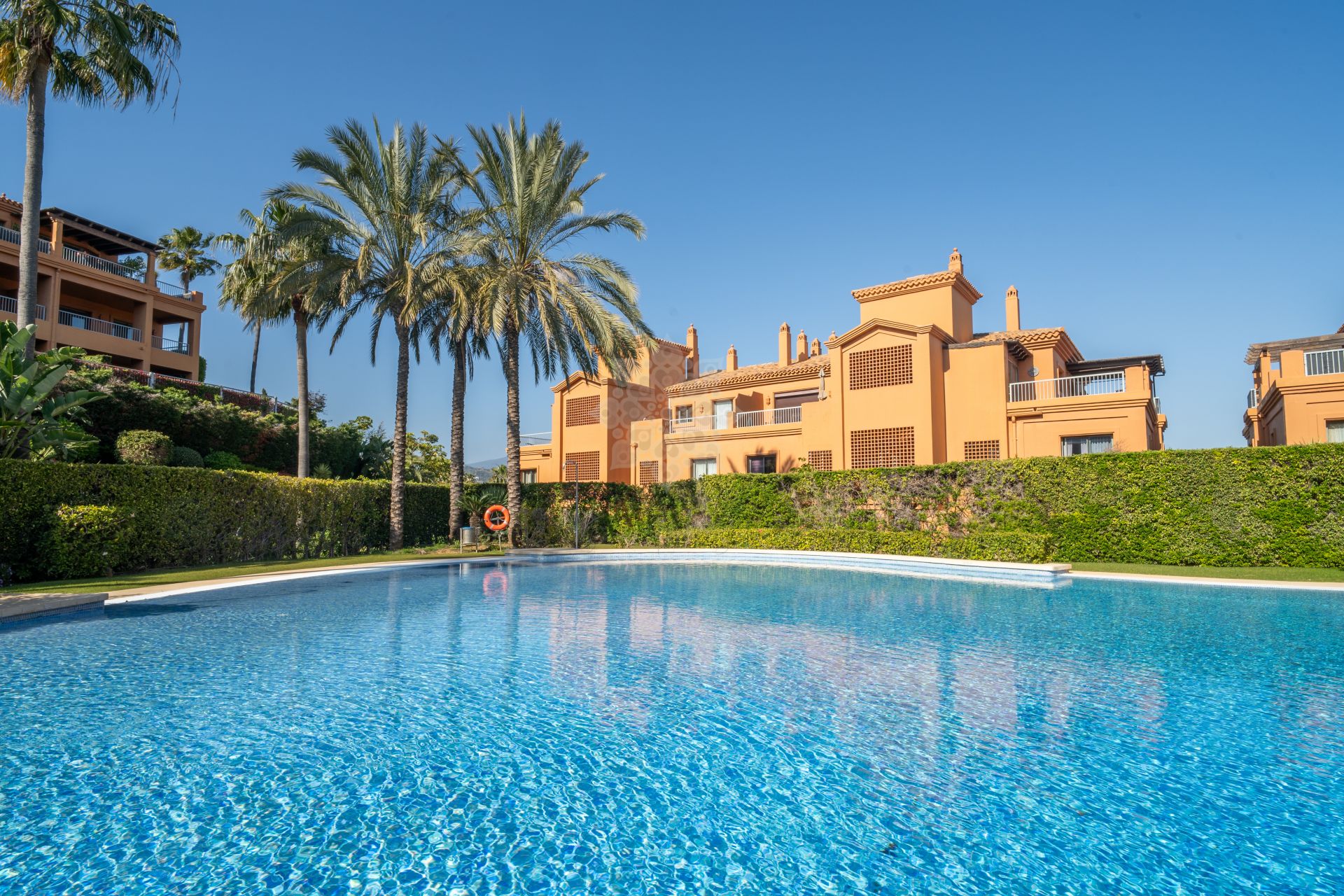 Ground Floor Apartment in Benatalaya, Estepona