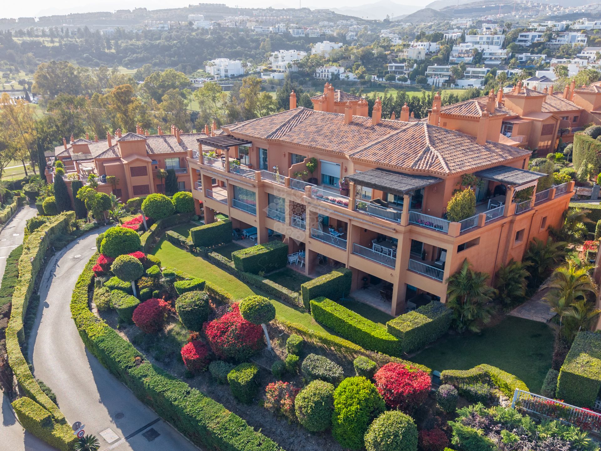 Ground Floor Apartment in Benatalaya, Estepona