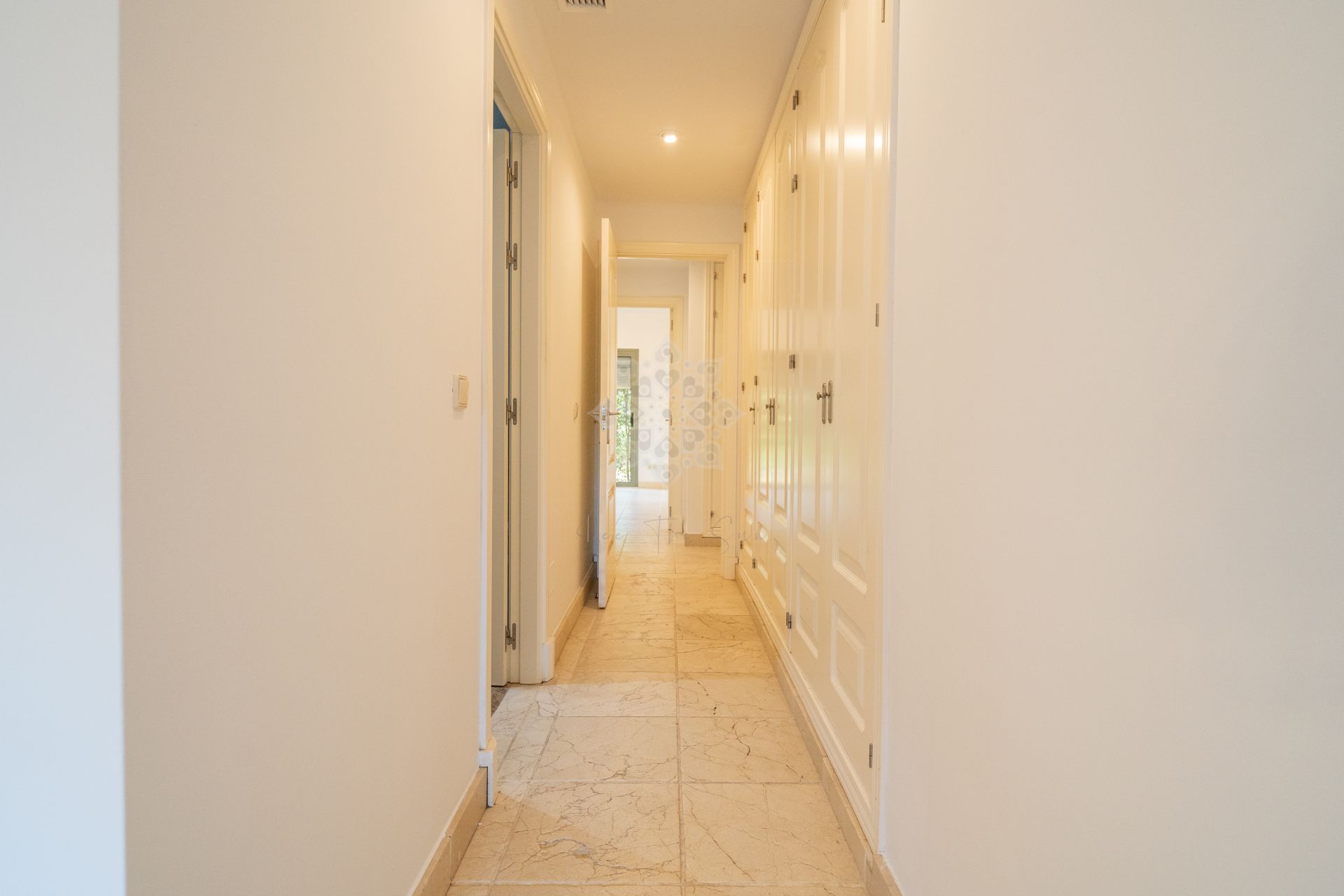 Ground Floor Apartment in Benatalaya, Estepona