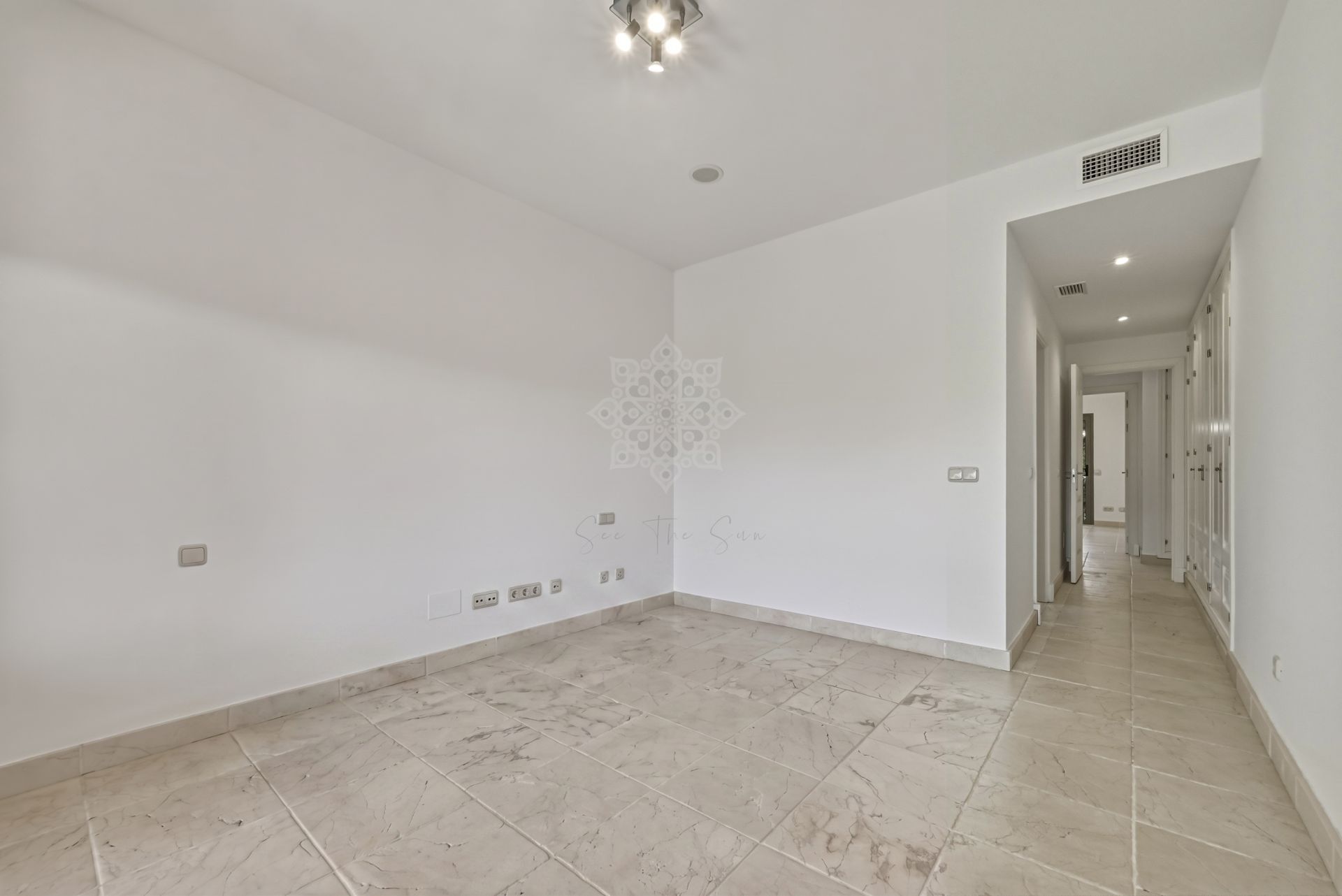 Ground Floor Apartment in Benatalaya, Estepona