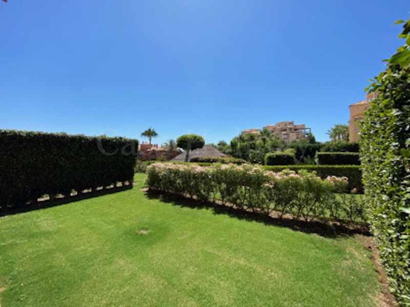 Apartamento Planta Baja en Benatalaya, Estepona