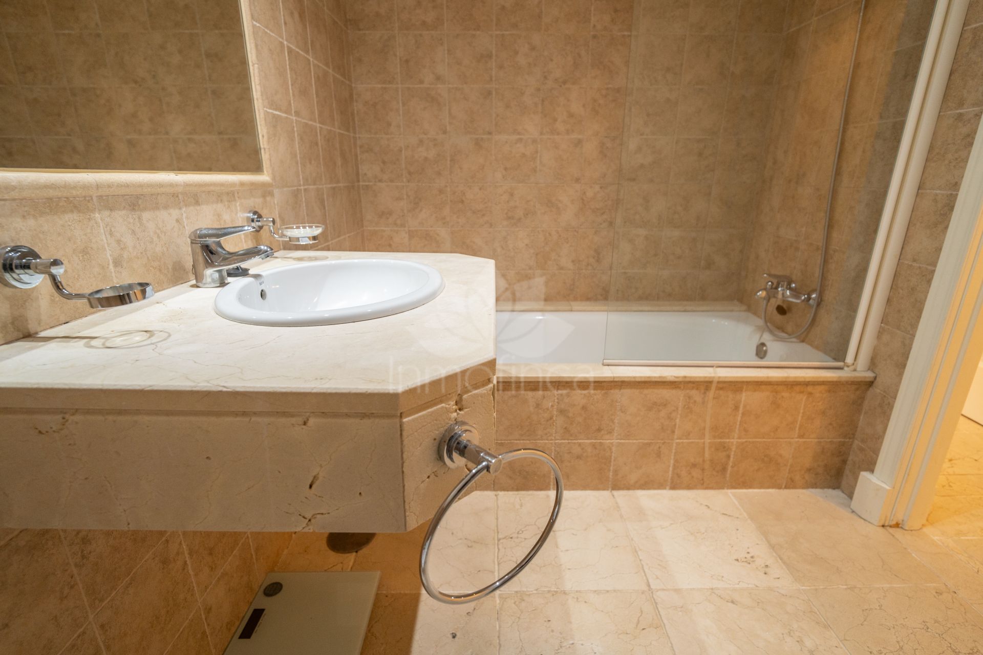 Apartamento Planta Baja en Benatalaya, Estepona