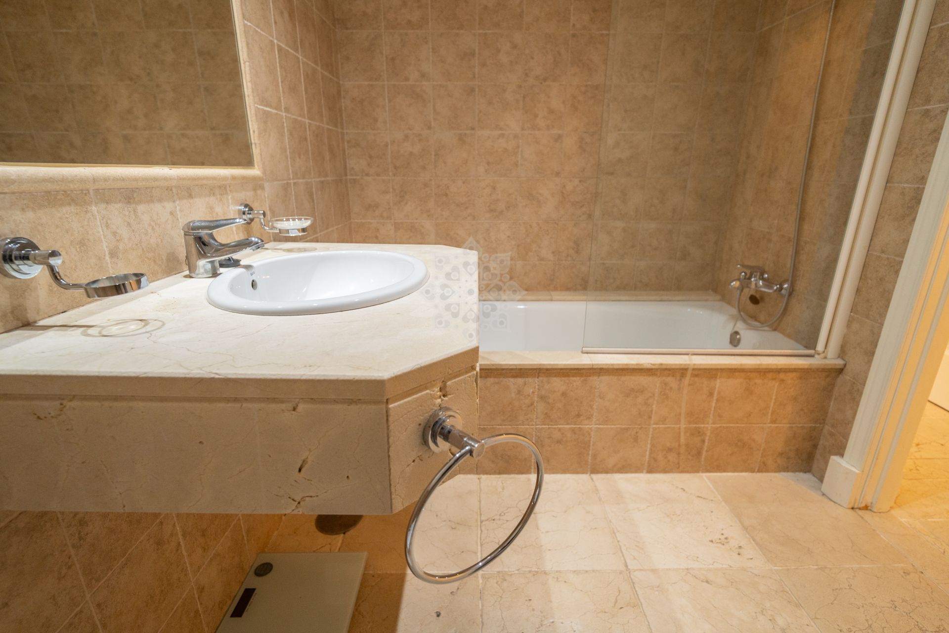 Ground Floor Apartment in Benatalaya, Estepona