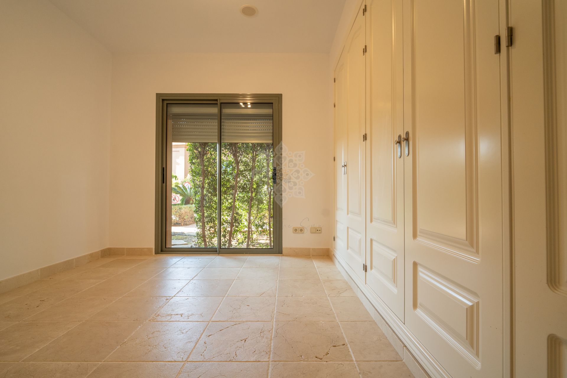 Ground Floor Apartment in Benatalaya, Estepona