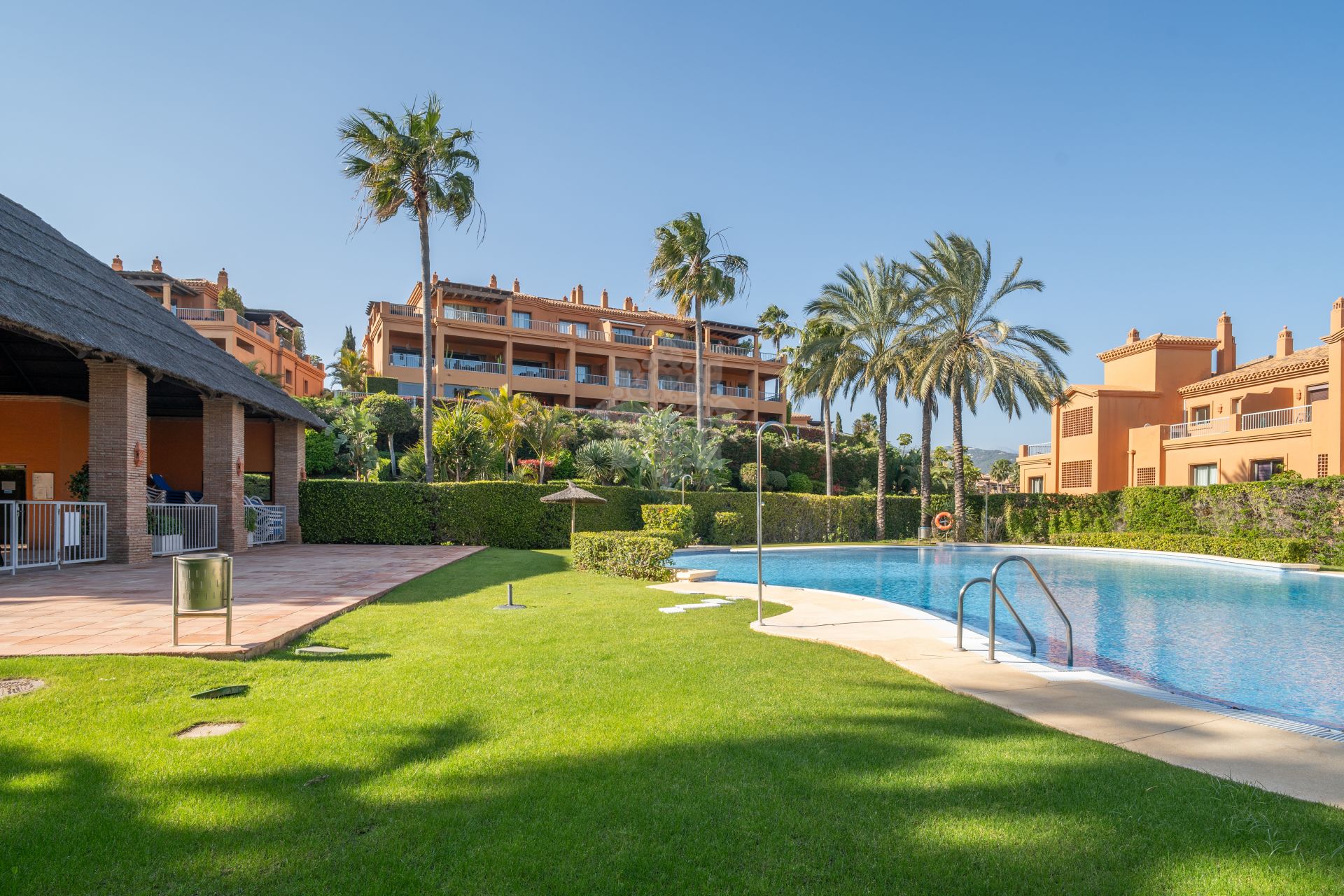 Ground Floor Apartment in Benatalaya, Estepona