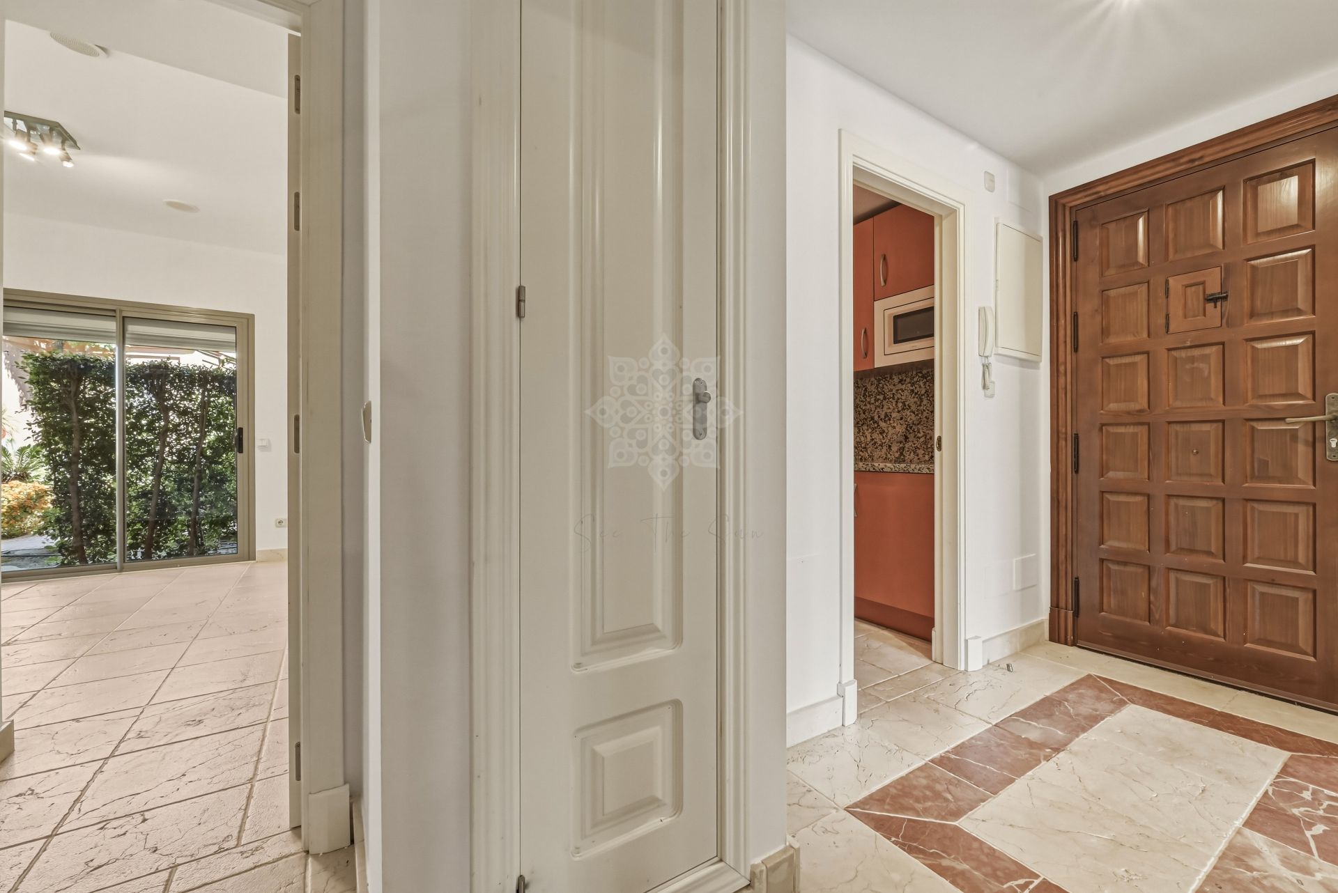 Ground Floor Apartment in Benatalaya, Estepona