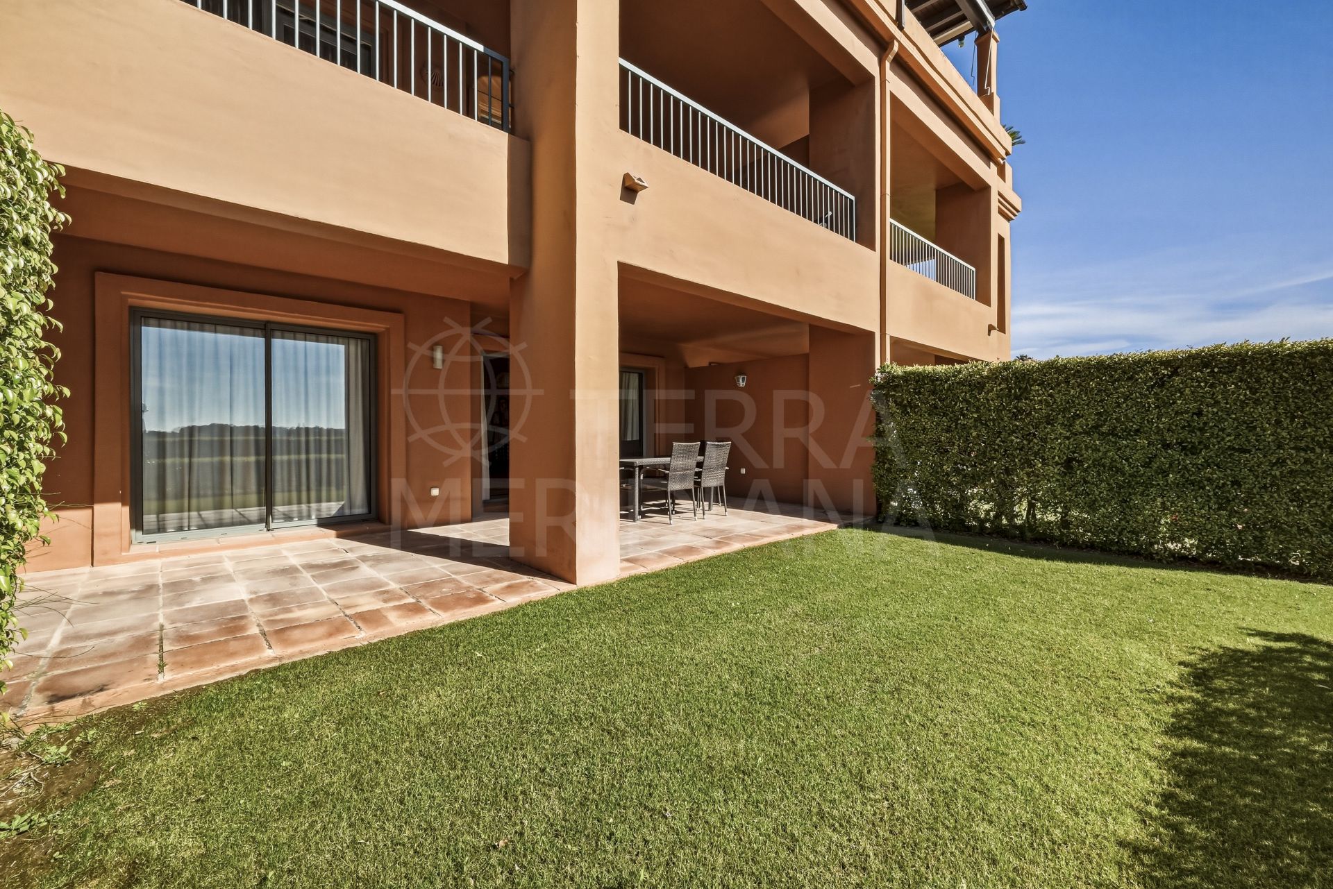 Ground Floor Apartment in Benatalaya, Estepona