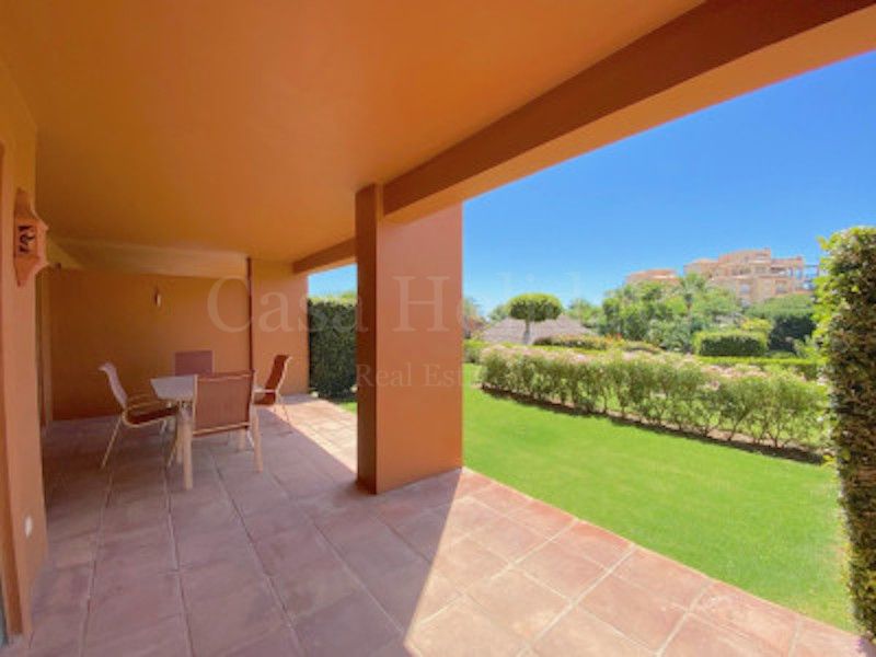 Apartamento Planta Baja en Benatalaya, Estepona