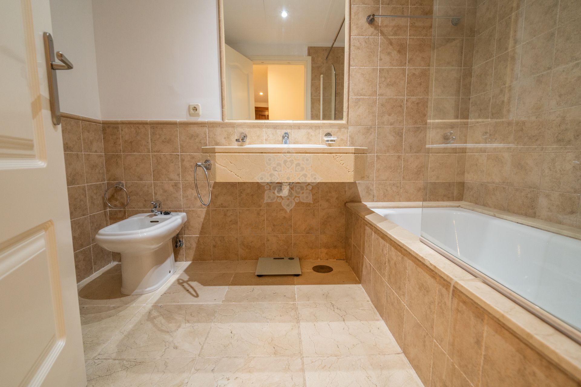 Ground Floor Apartment in Benatalaya, Estepona