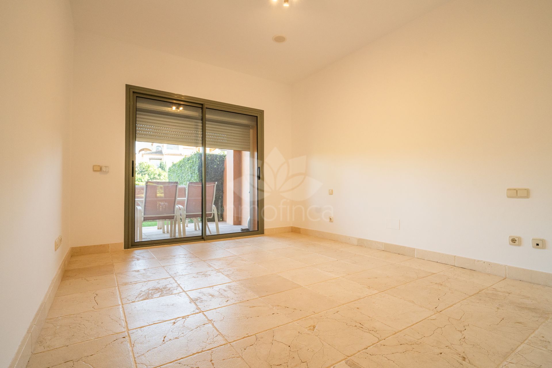 Apartamento Planta Baja en Benatalaya, Estepona