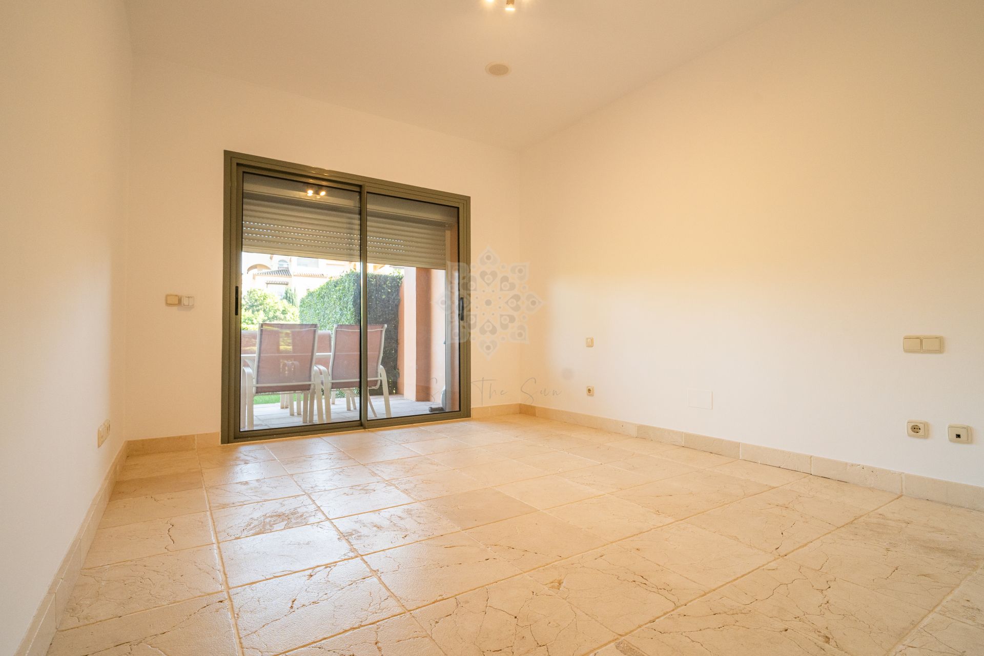 Ground Floor Apartment in Benatalaya, Estepona