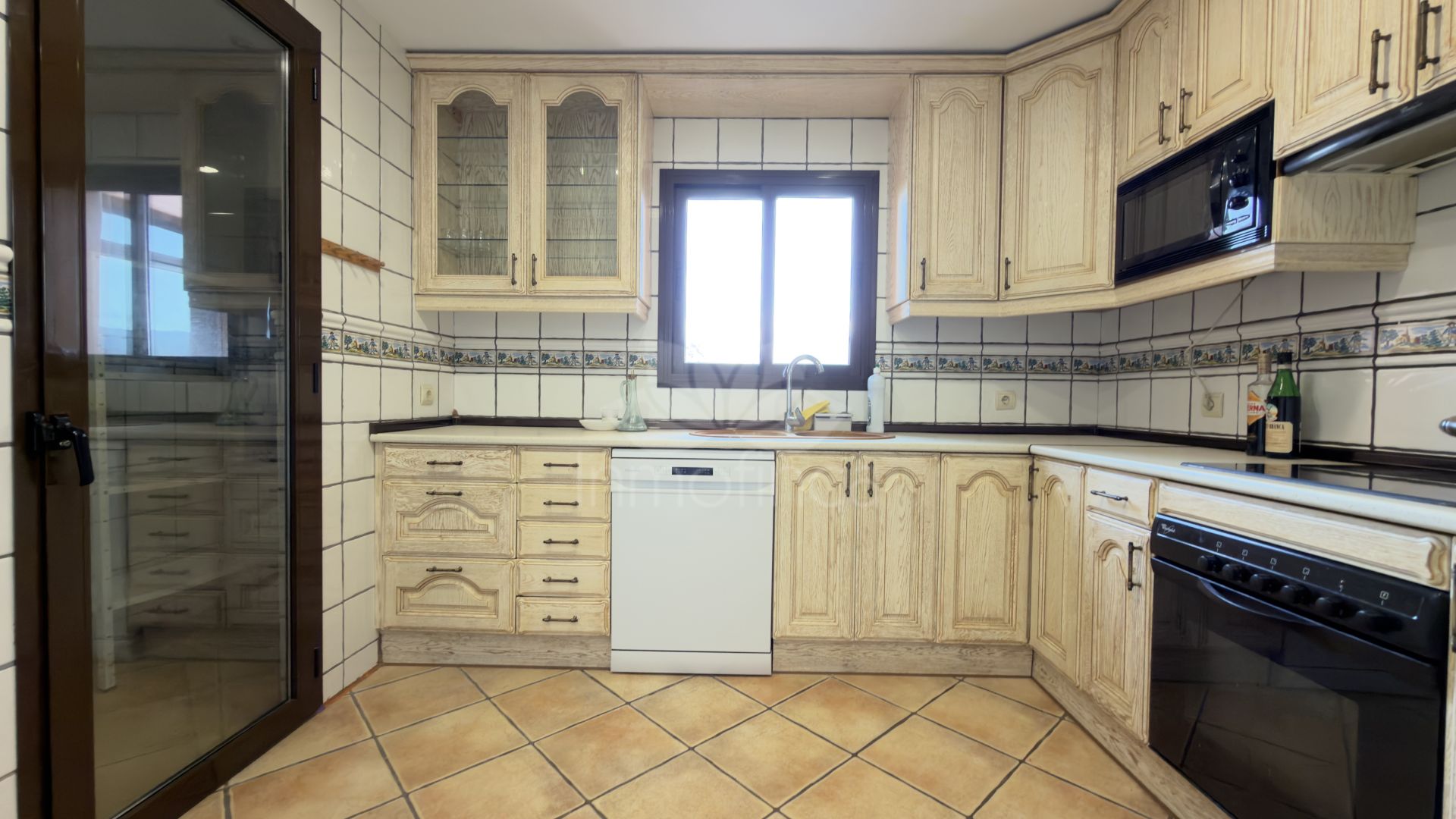 Apartment in El Paraiso Playa, Estepona