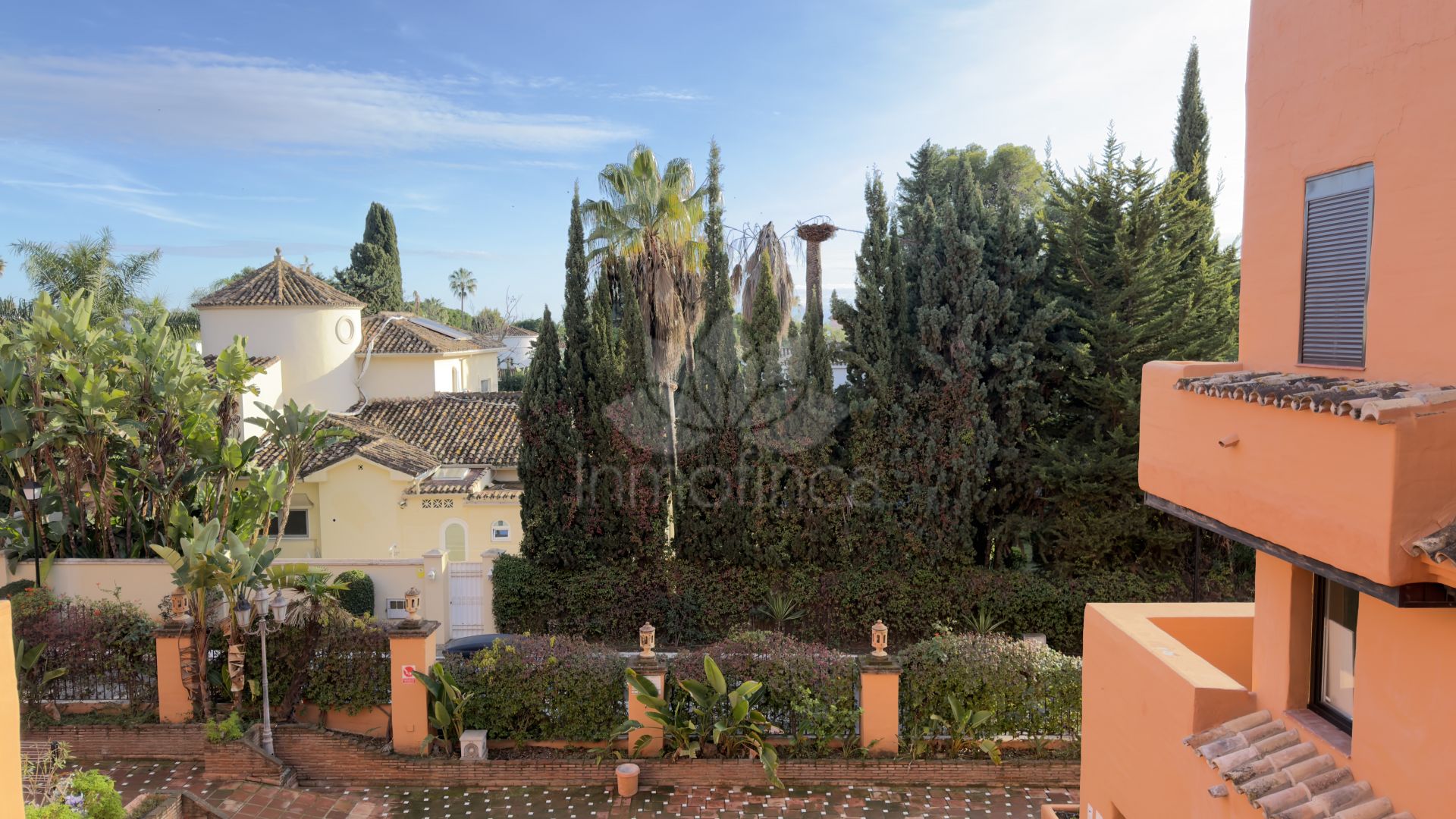 Apartment in El Paraiso Playa, Estepona