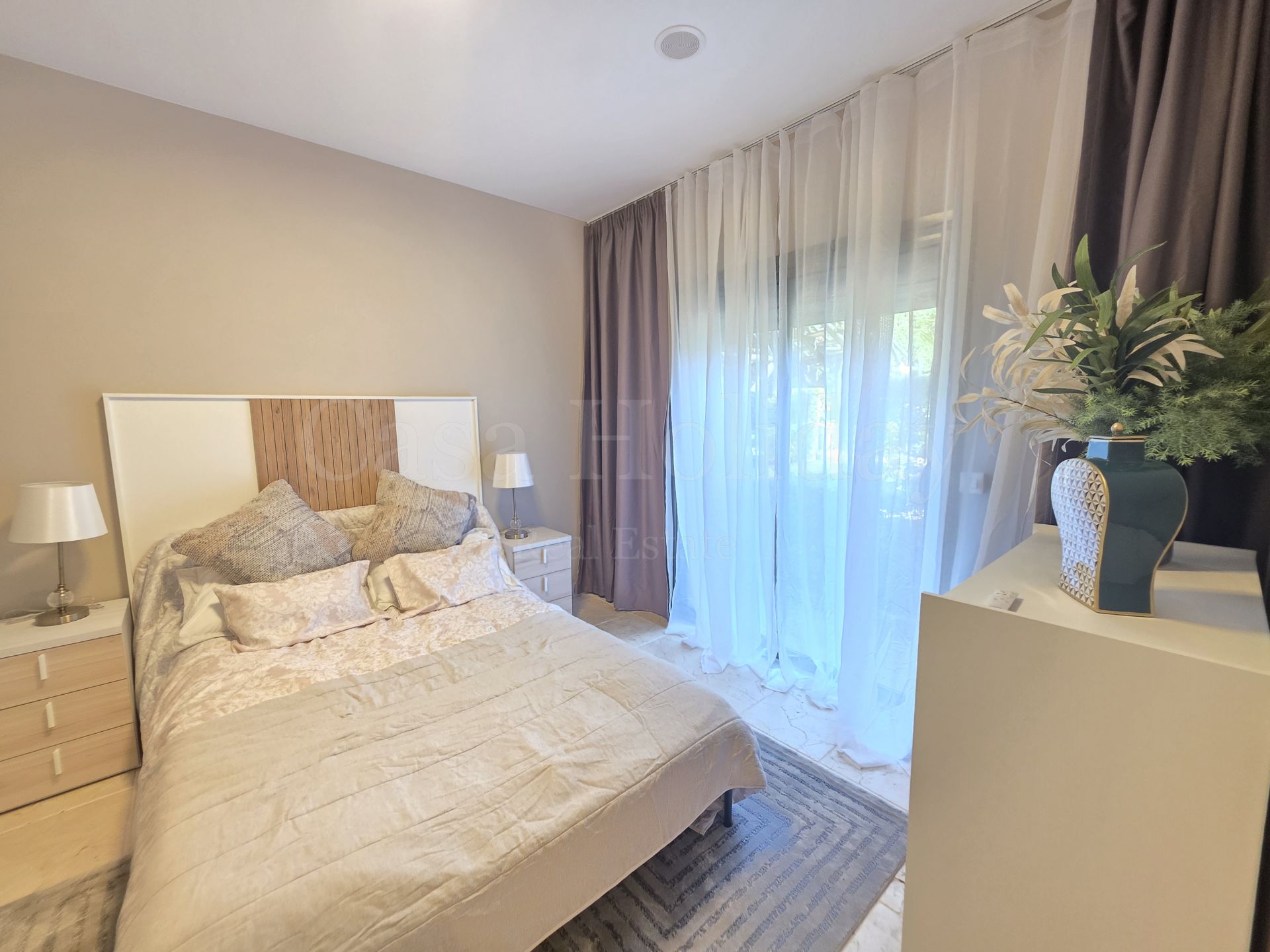 Apartamento Planta Baja en Benatalaya, Estepona