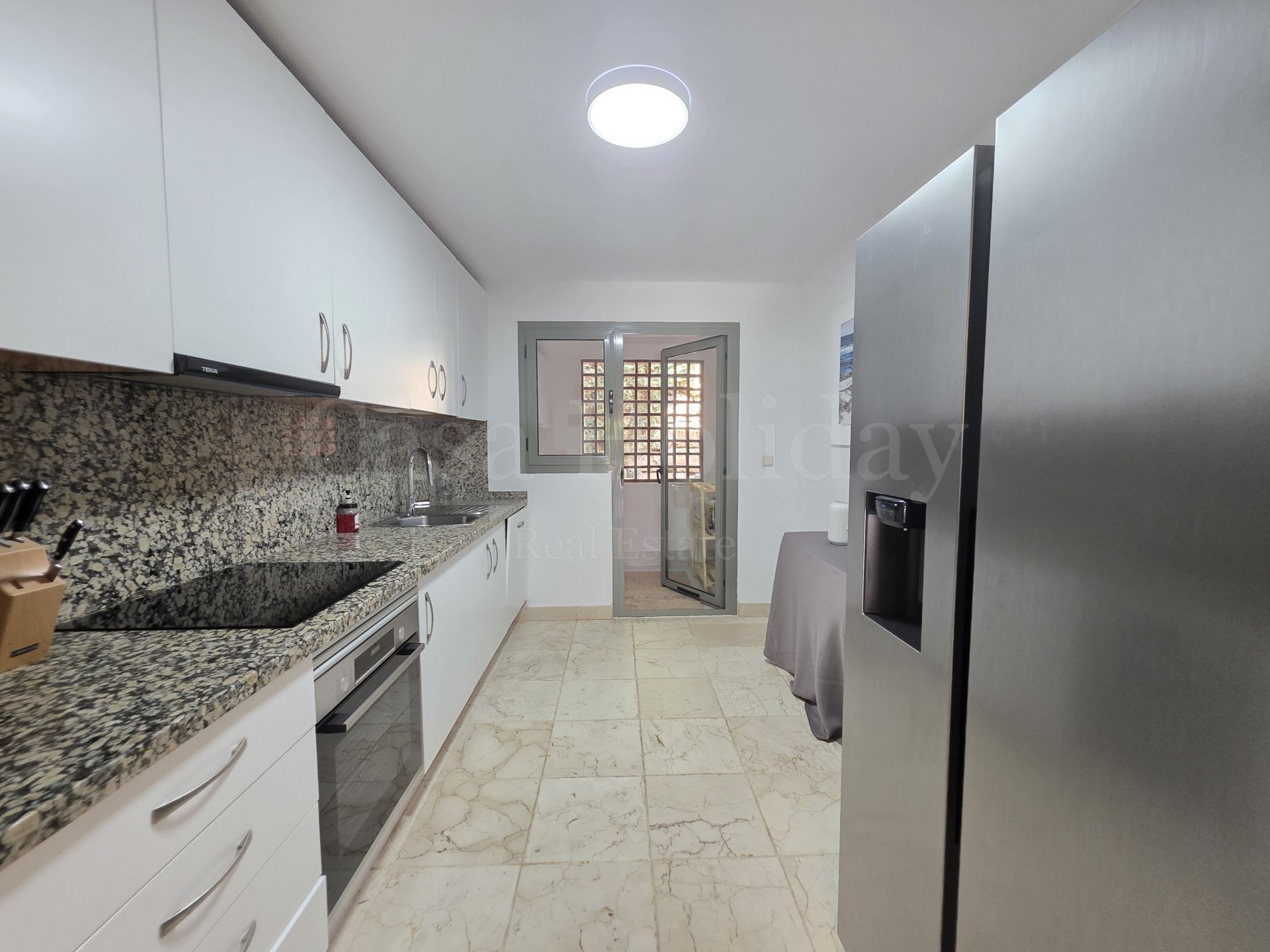 Apartamento Planta Baja en Benatalaya, Estepona