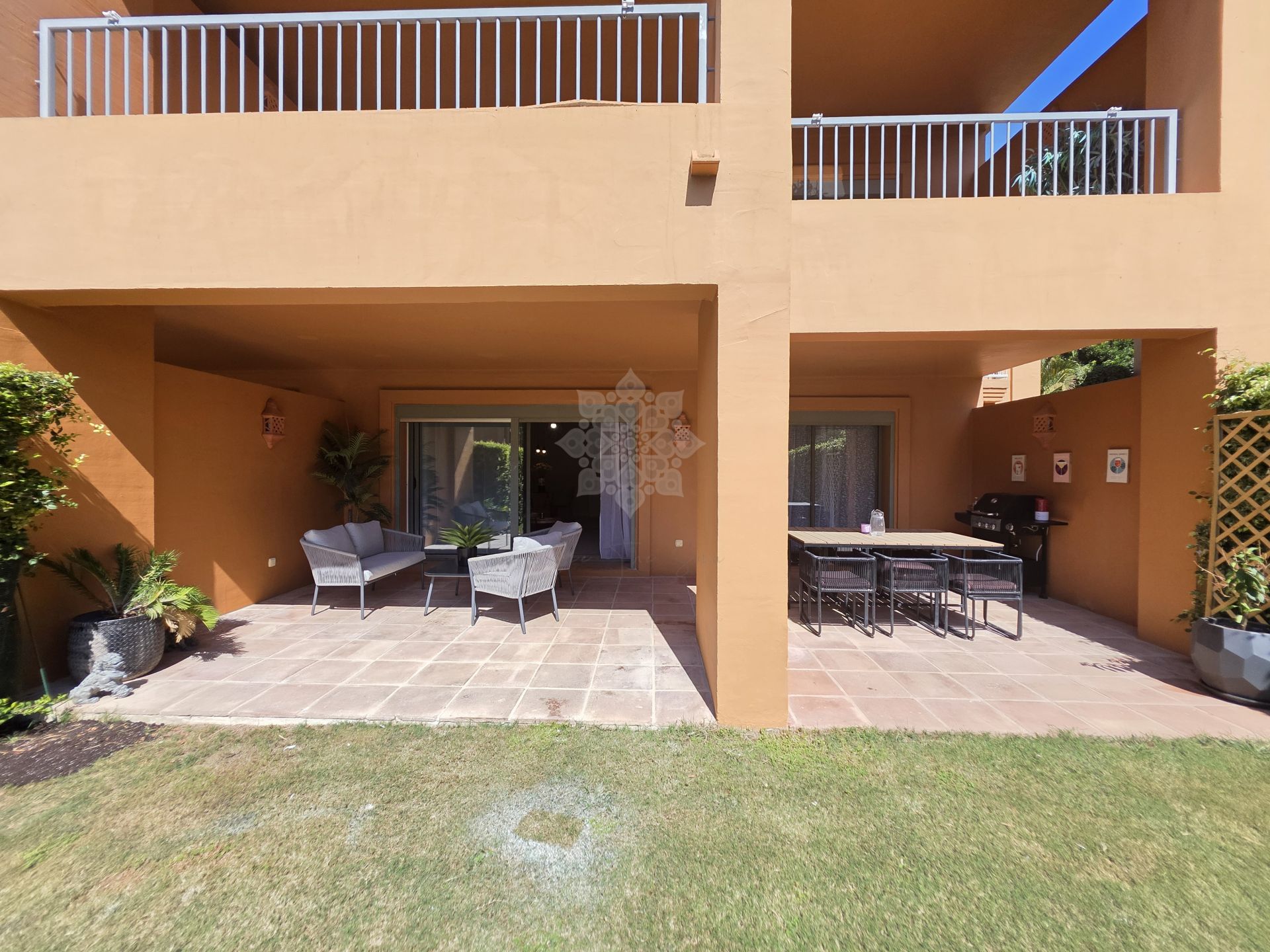 Ground Floor Apartment in Benatalaya, Estepona