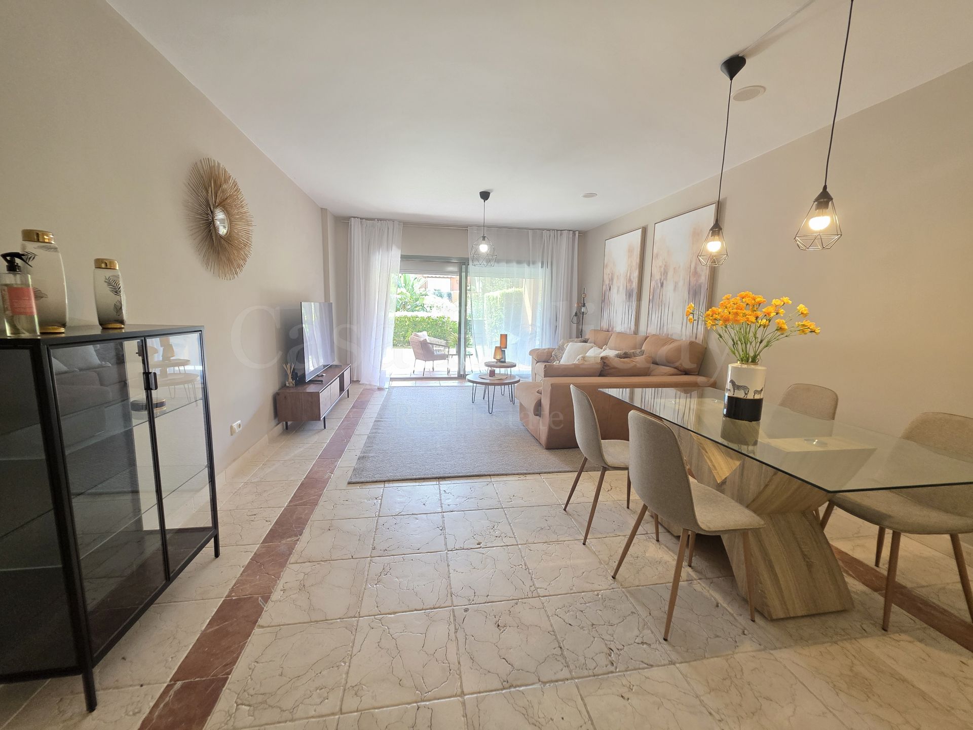 Apartamento Planta Baja en Benatalaya, Estepona