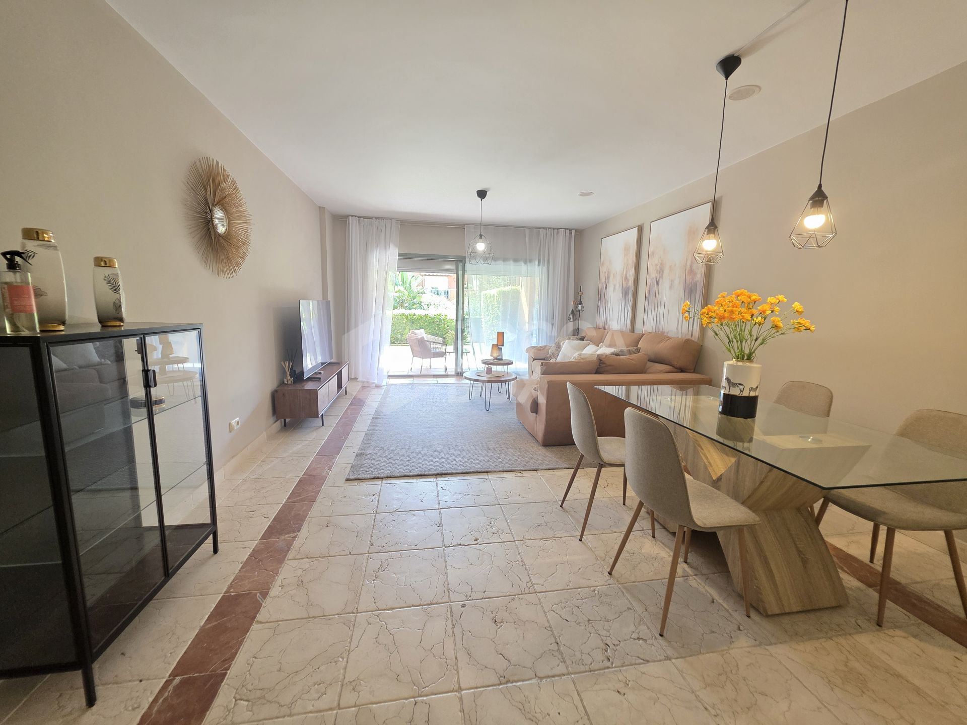 Exquisite Ground Floor Apartment in Benatalaya