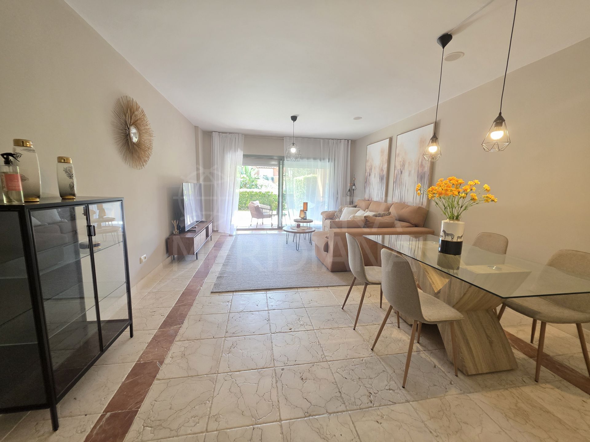 Ground Floor Apartment in Benatalaya, Estepona